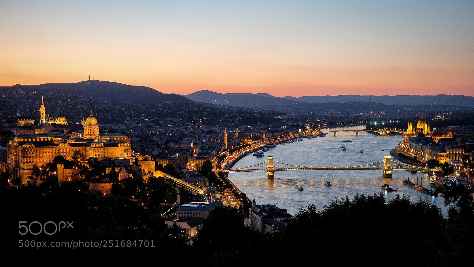 Fujifilm X-A1 sample photo. Budapest photography