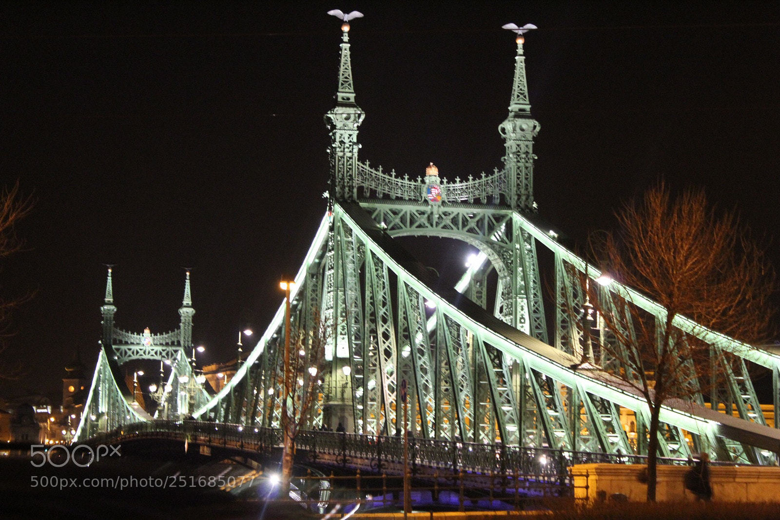 Canon EOS 1300D (EOS Rebel T6 / EOS Kiss X80) sample photo. Budapest by night photography