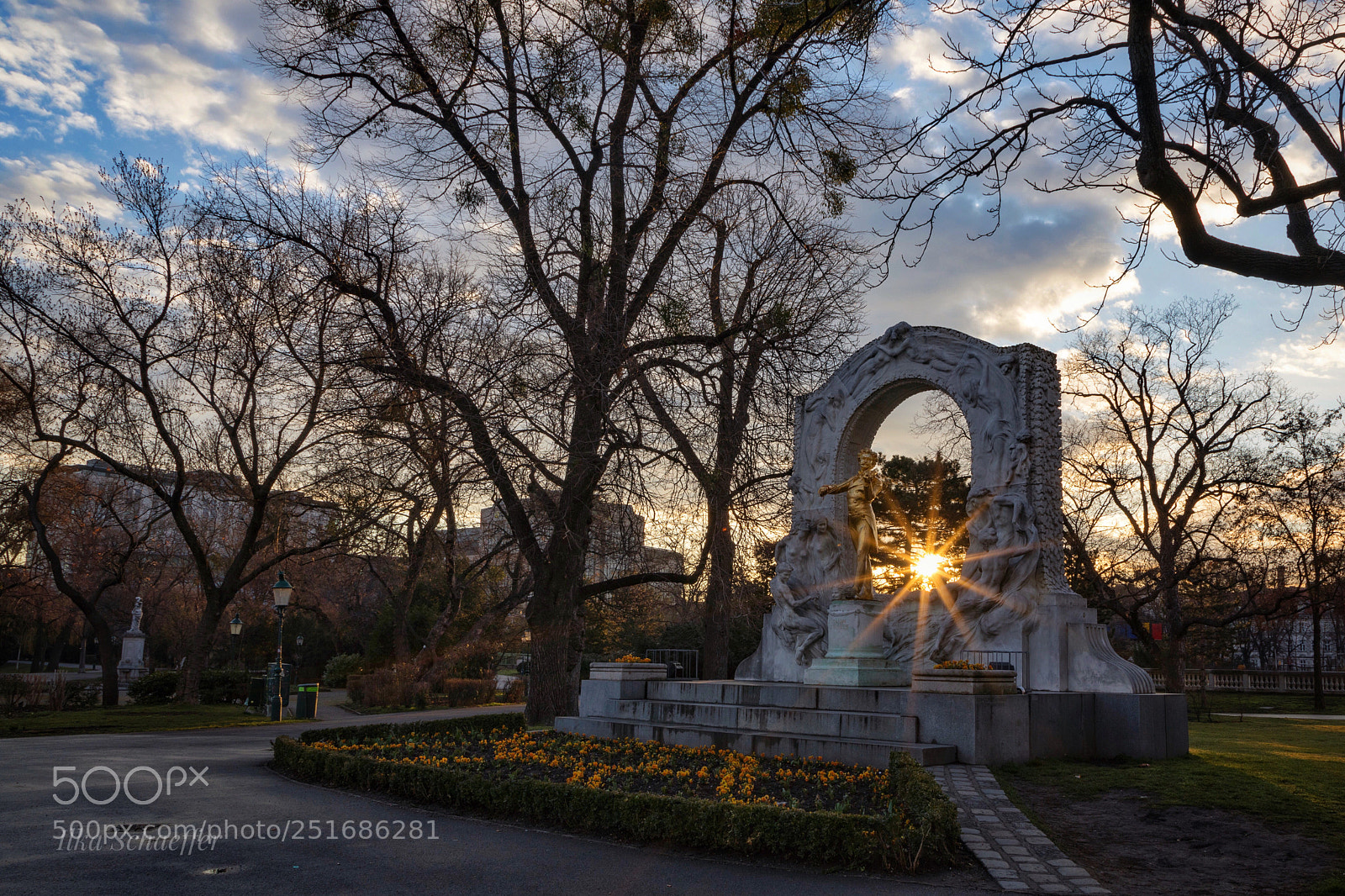 Canon EOS 5D Mark IV sample photo. Stadtpark  photography