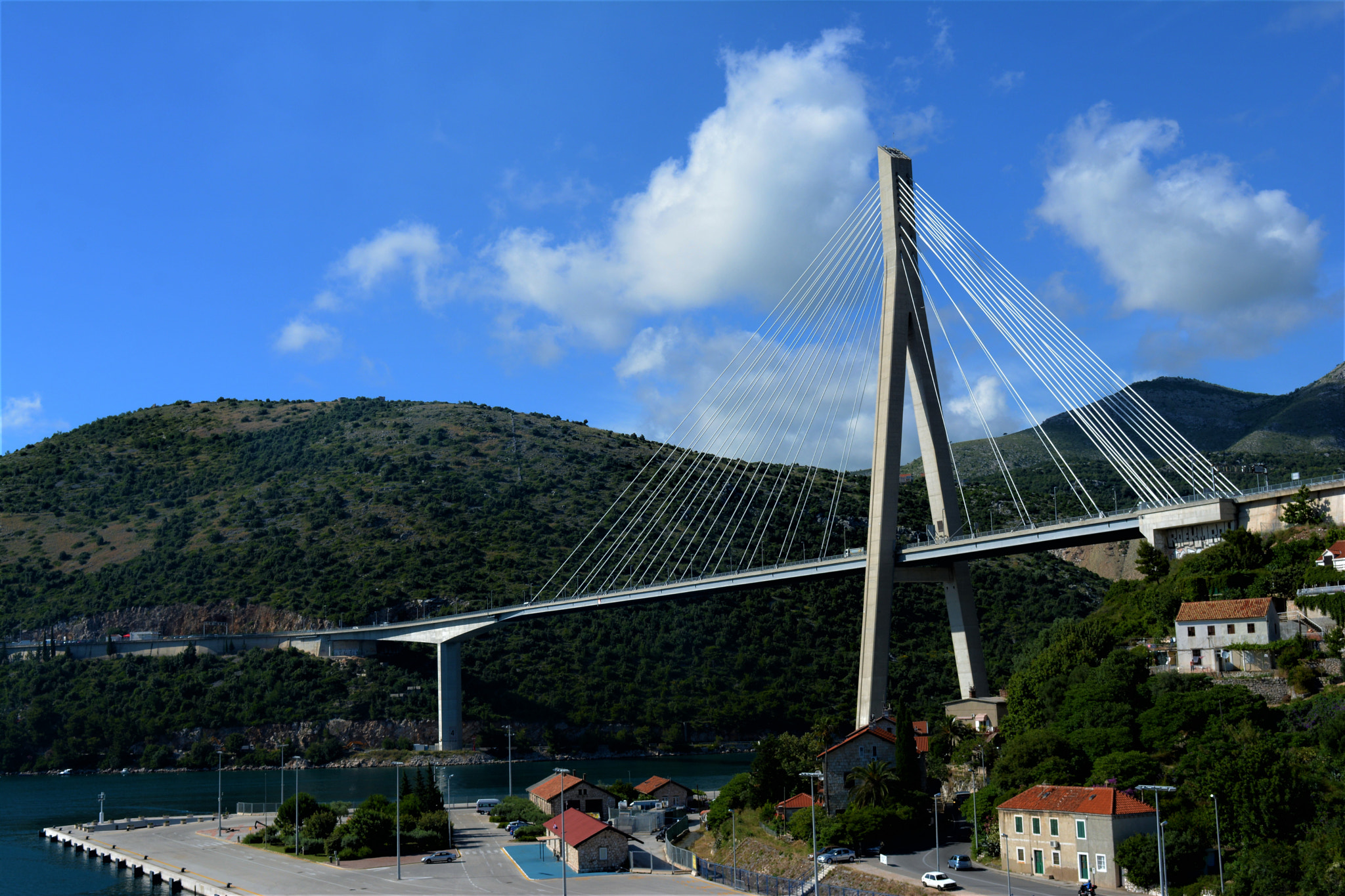 Nikon D7100 sample photo. European bridge photography