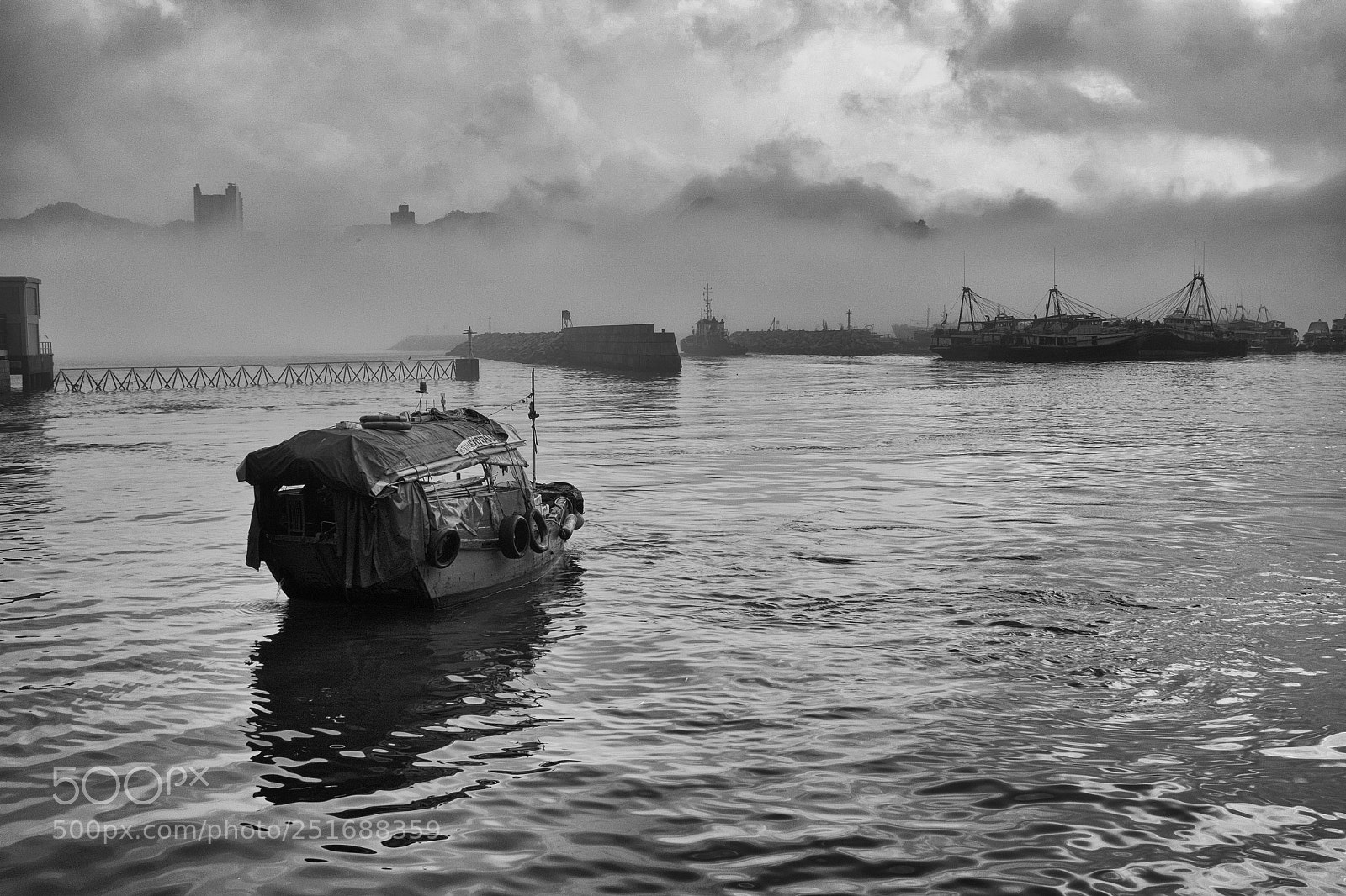 Fujifilm X100S sample photo. Foggy harbour photography