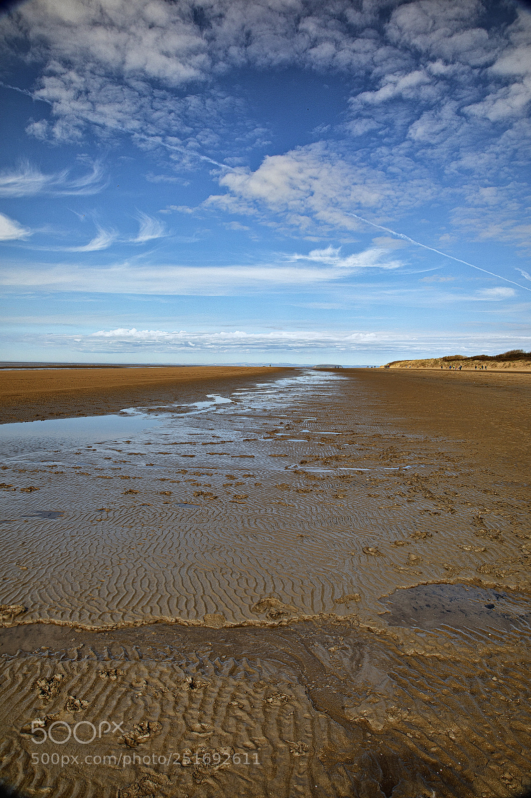 Canon EOS 5D Mark IV sample photo. Burnham on sea beach photography