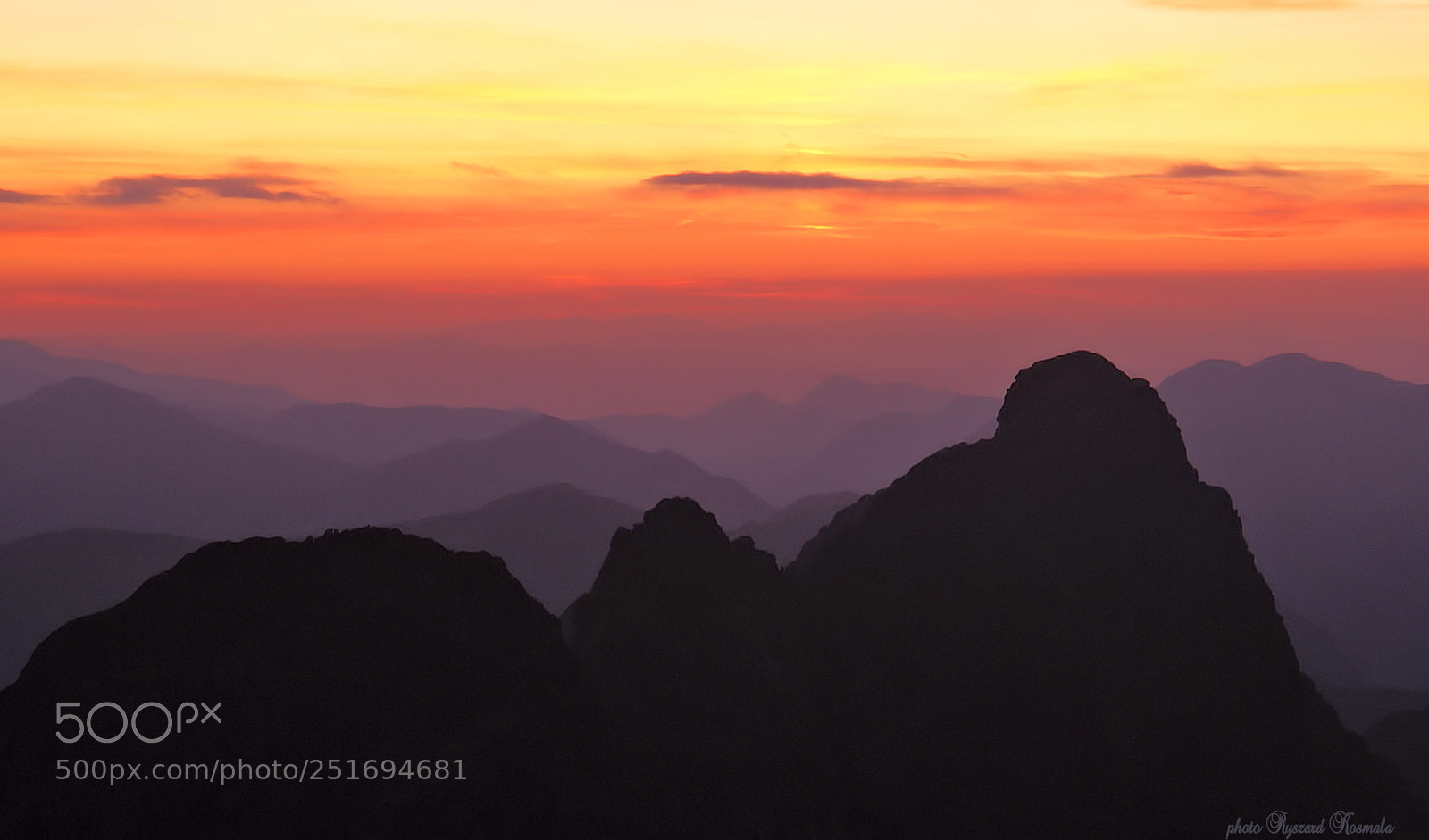 Sony Alpha DSLR-A300 sample photo. Foggy sunset photography
