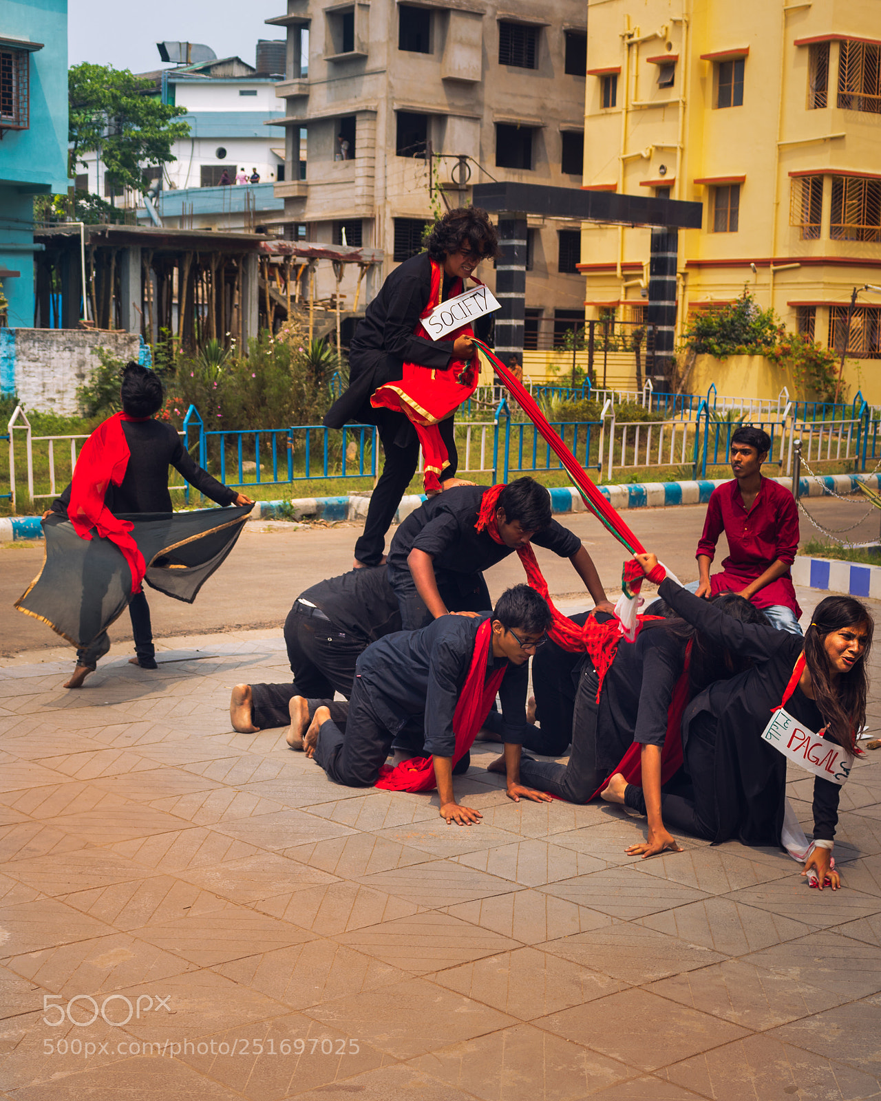 Canon EOS 77D (EOS 9000D / EOS 770D) sample photo. Street play photography