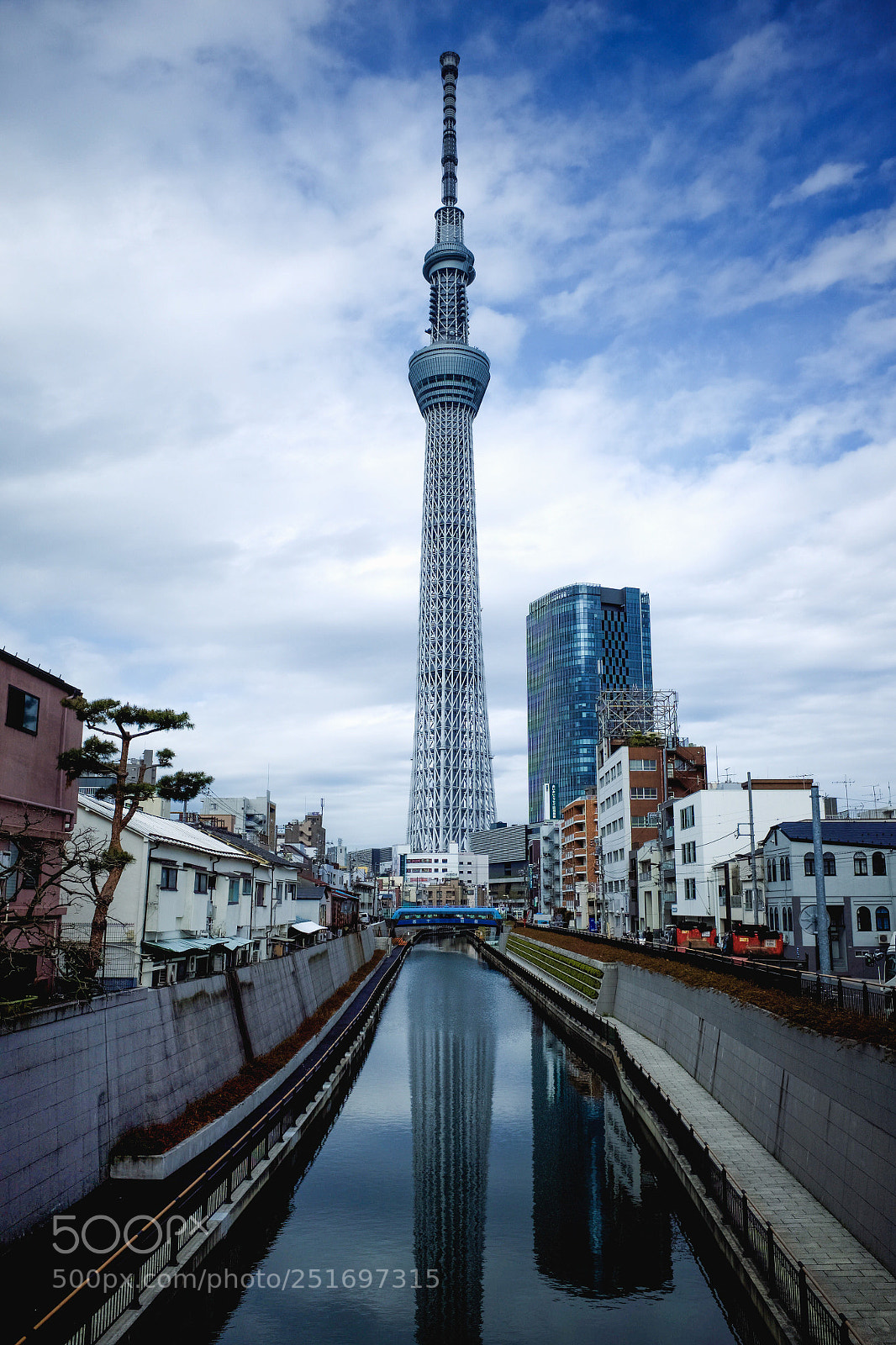 Ricoh GR II sample photo. Tokyo skytree photography