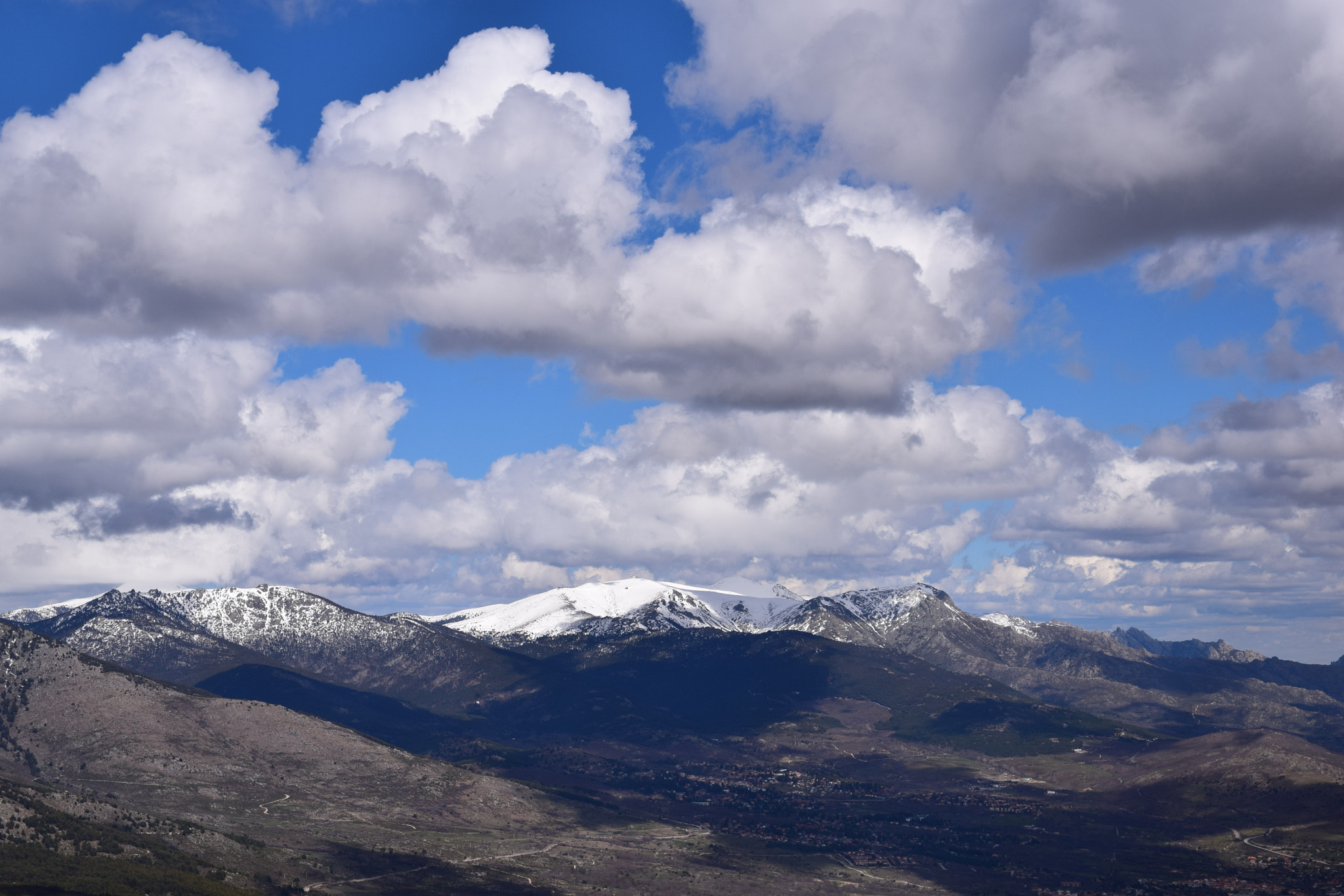 Sigma 17-70mm F2.8-4 DC Macro OS HSM | C sample photo. Snow in the mountain peak. photography