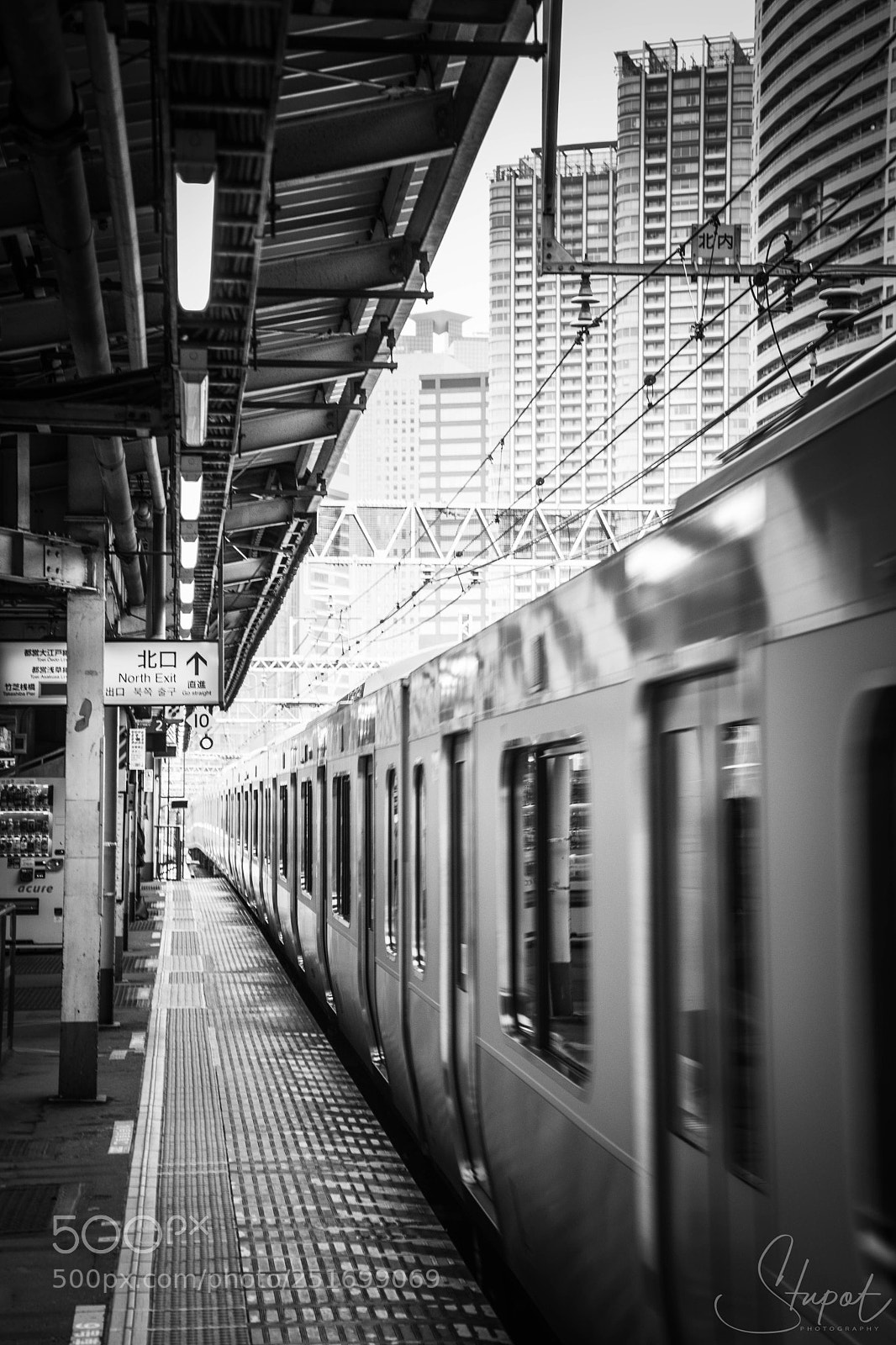 Nikon D500 sample photo. Tokyo train photography