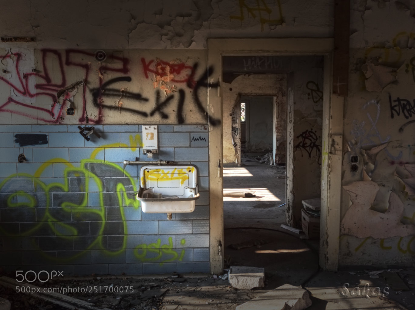 Olympus OM-D E-M5 II sample photo. Gasometer i photography