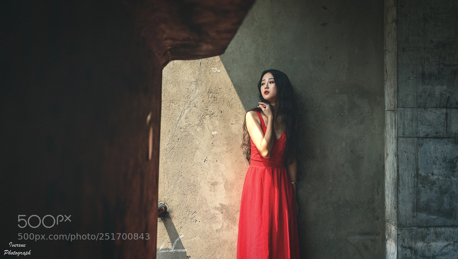 Sony a7R II sample photo. Light and dark photography