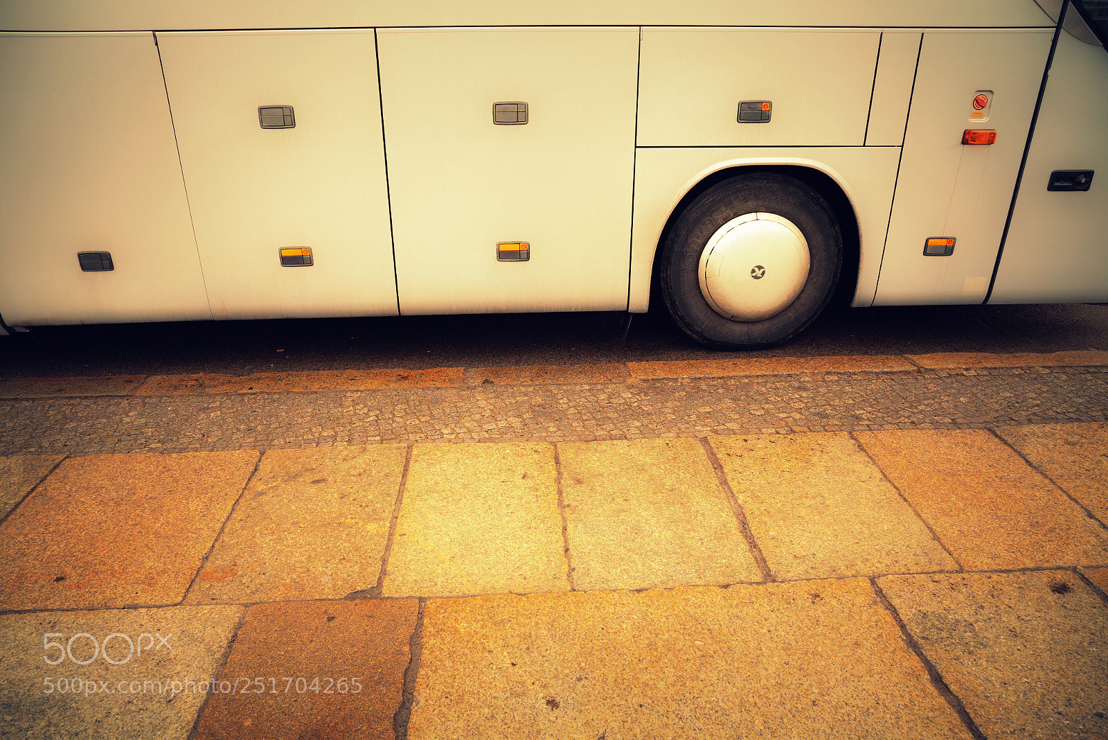 Canon EOS 5D Mark II sample photo. Bus stop photography