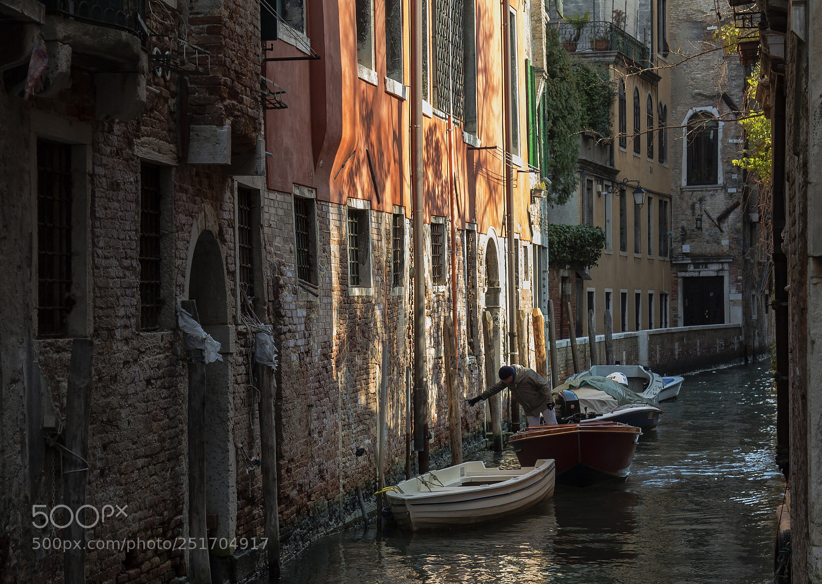 Canon EOS 1300D (EOS Rebel T6 / EOS Kiss X80) sample photo. Secret venice  photography