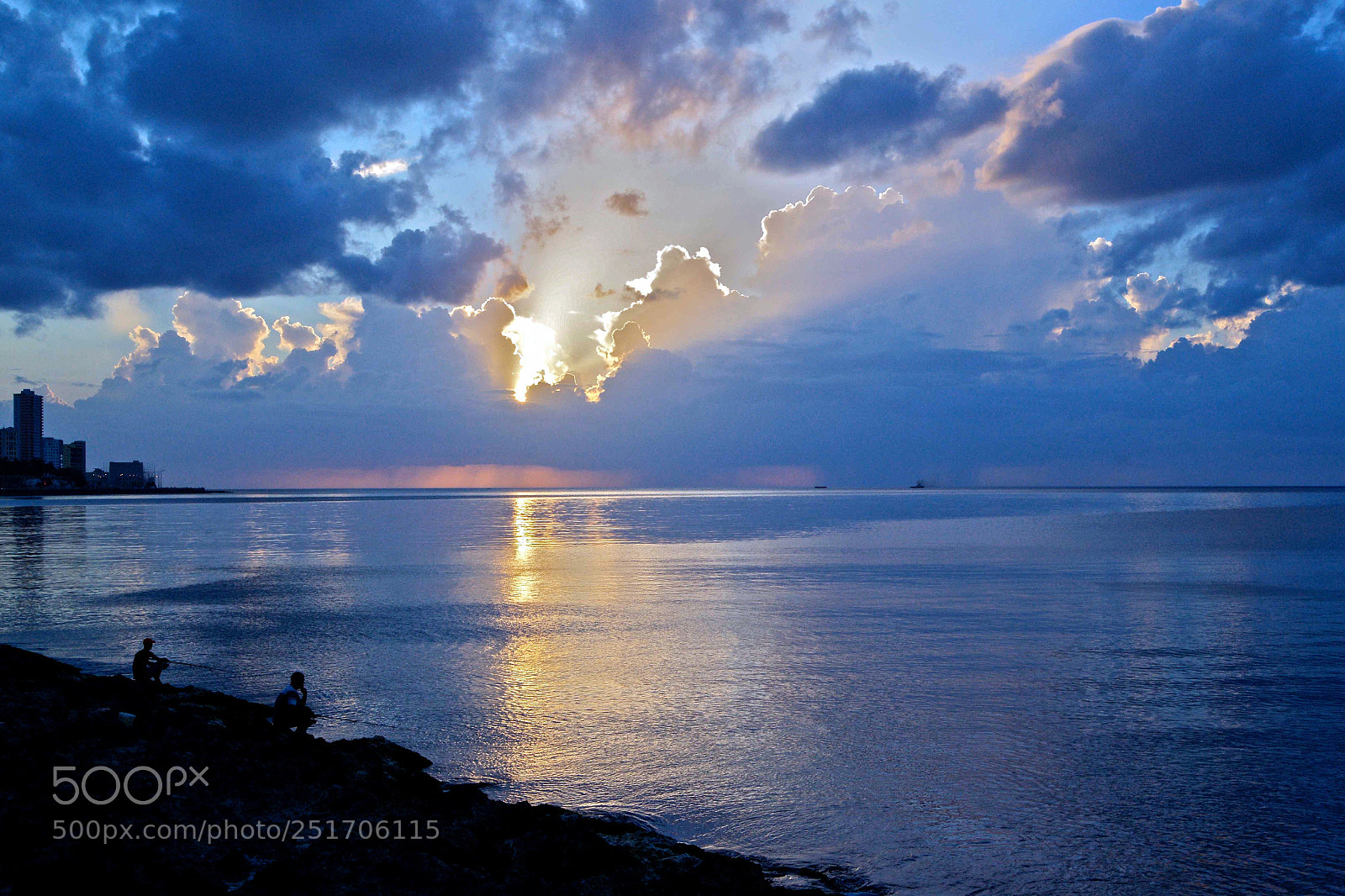 Sony Alpha DSLR-A850 sample photo. Sunset on the malecon photography