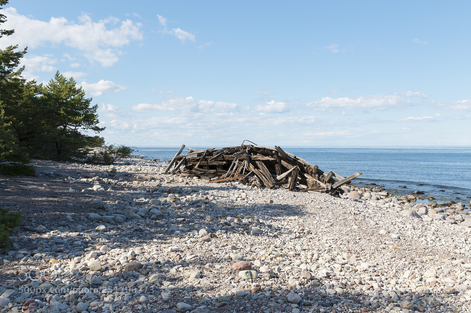 Canon EOS 70D sample photo. The wreck swiks on photography