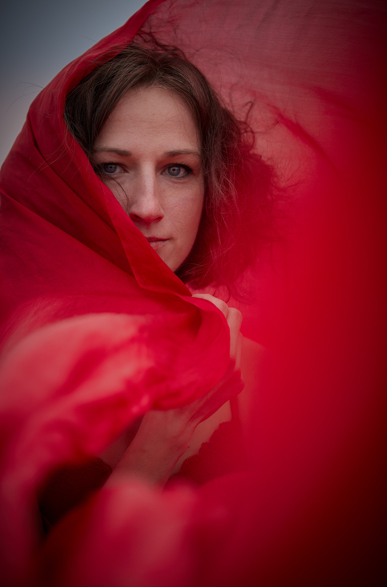 Canon EF 100mm F2.8L Macro IS USM sample photo. Lady in red photography
