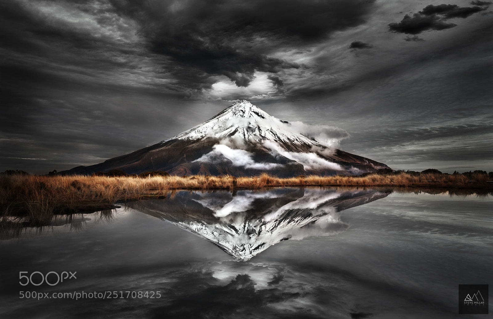 Olympus OM-D E-M1 Mark II sample photo. Mt taranaki getting moody photography