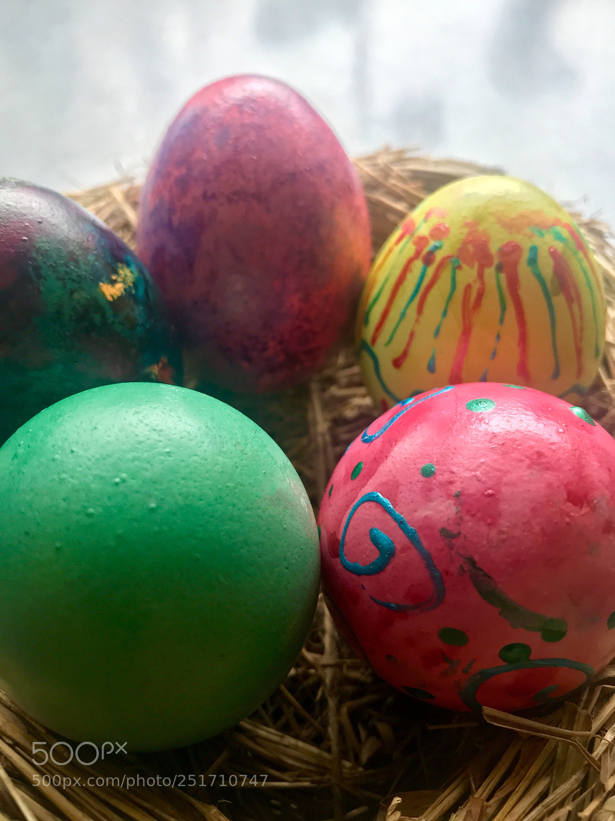 Apple iPhone 7 sample photo. Easter eggs in straw photography