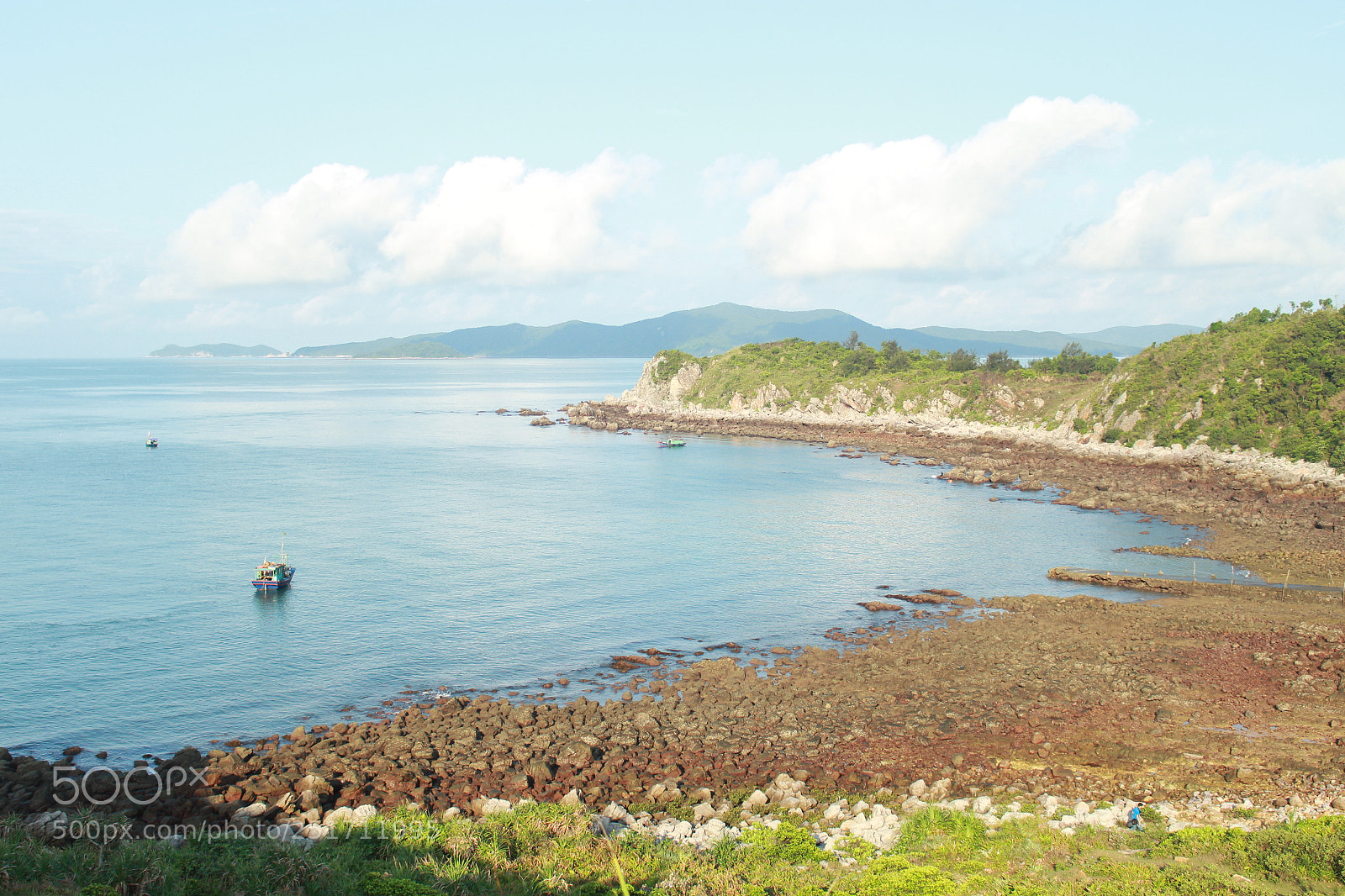 Canon EOS 700D (EOS Rebel T5i / EOS Kiss X7i) sample photo. Quan lan beach photography
