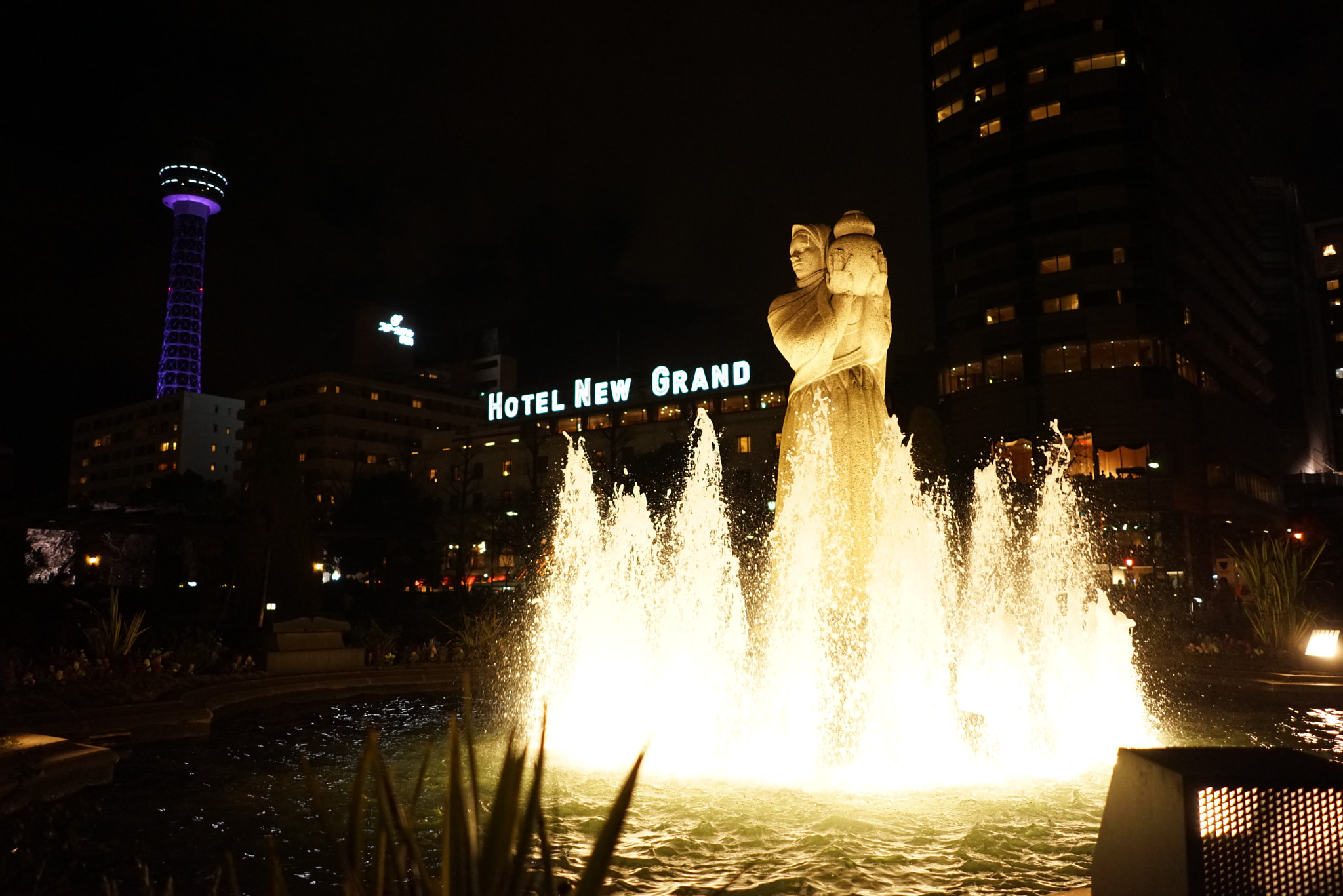 Sony a7R sample photo. Yamashita park guardian of water photography