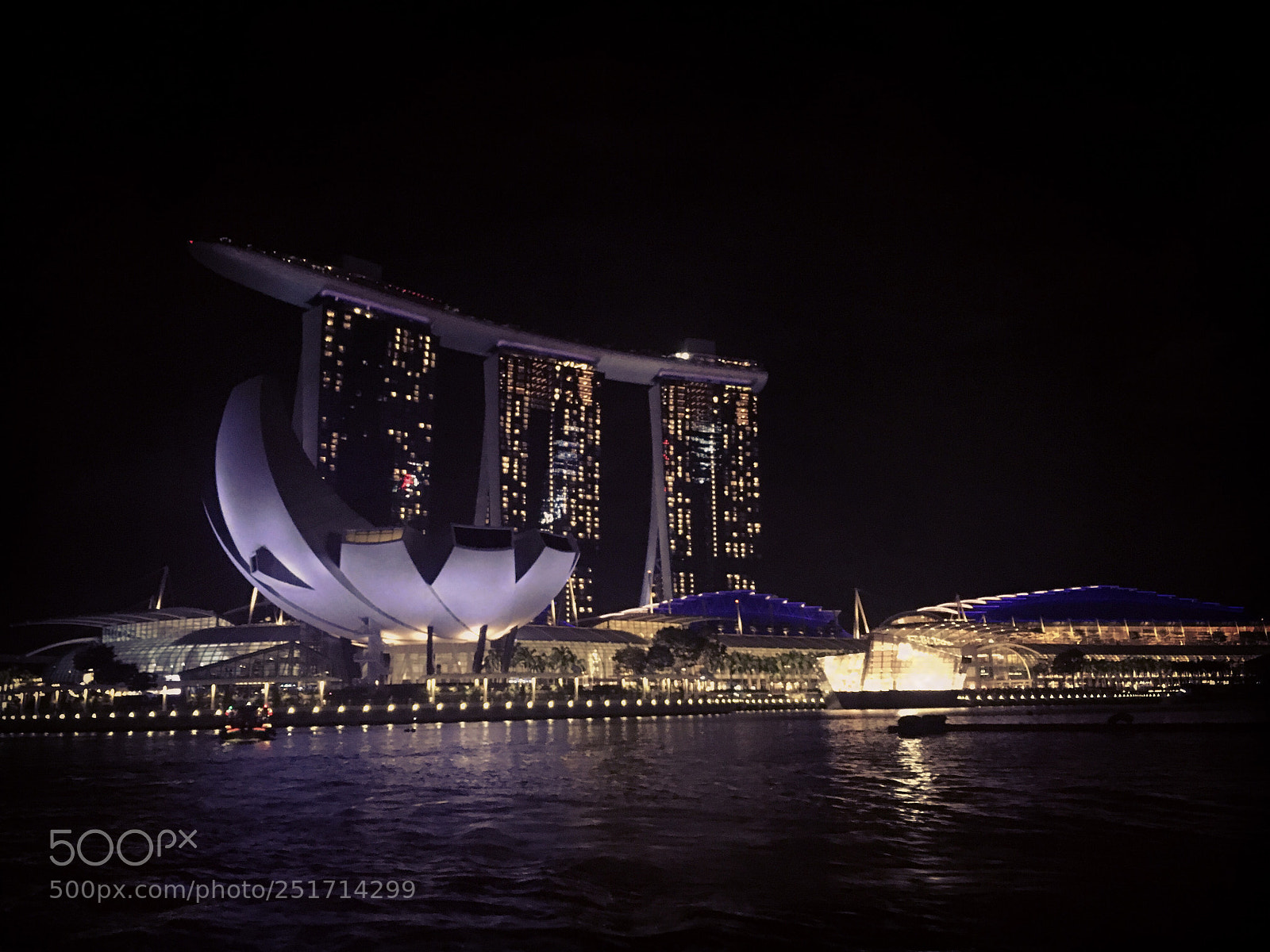 Apple iPhone SE sample photo. Marina bay photography