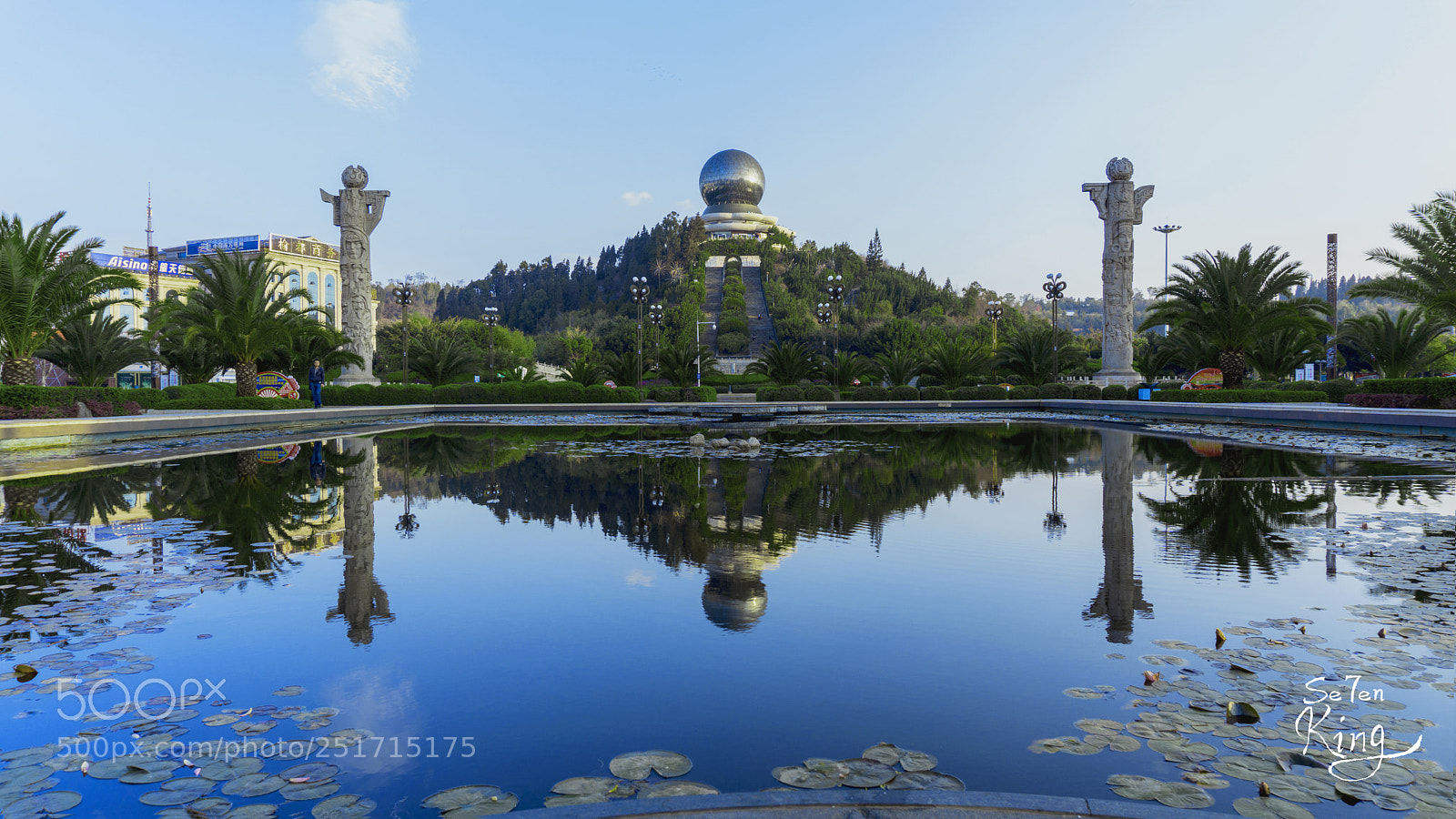 Sony a5100 sample photo. Mingzhu square photography