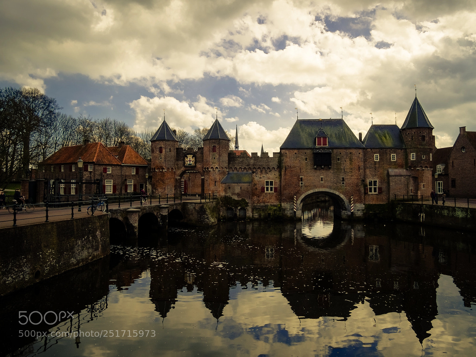 Olympus OM-D E-M10 II sample photo. Amersfoort without the rain photography