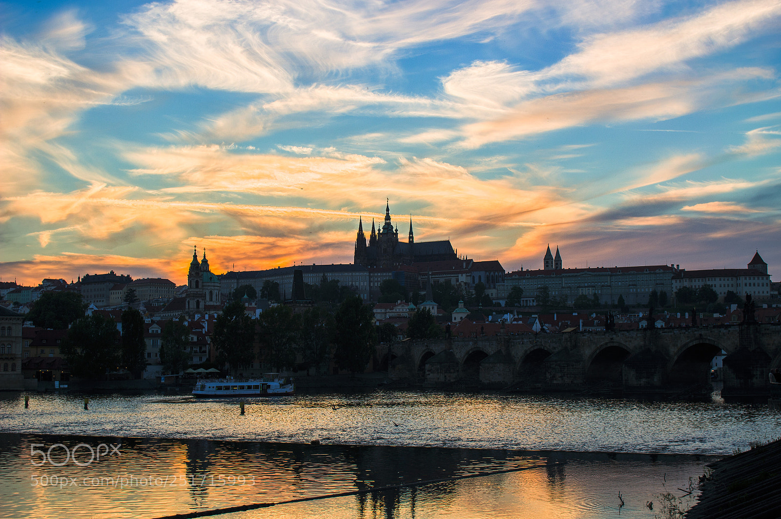 Canon EOS 100D (EOS Rebel SL1 / EOS Kiss X7) sample photo. A morning in prague photography