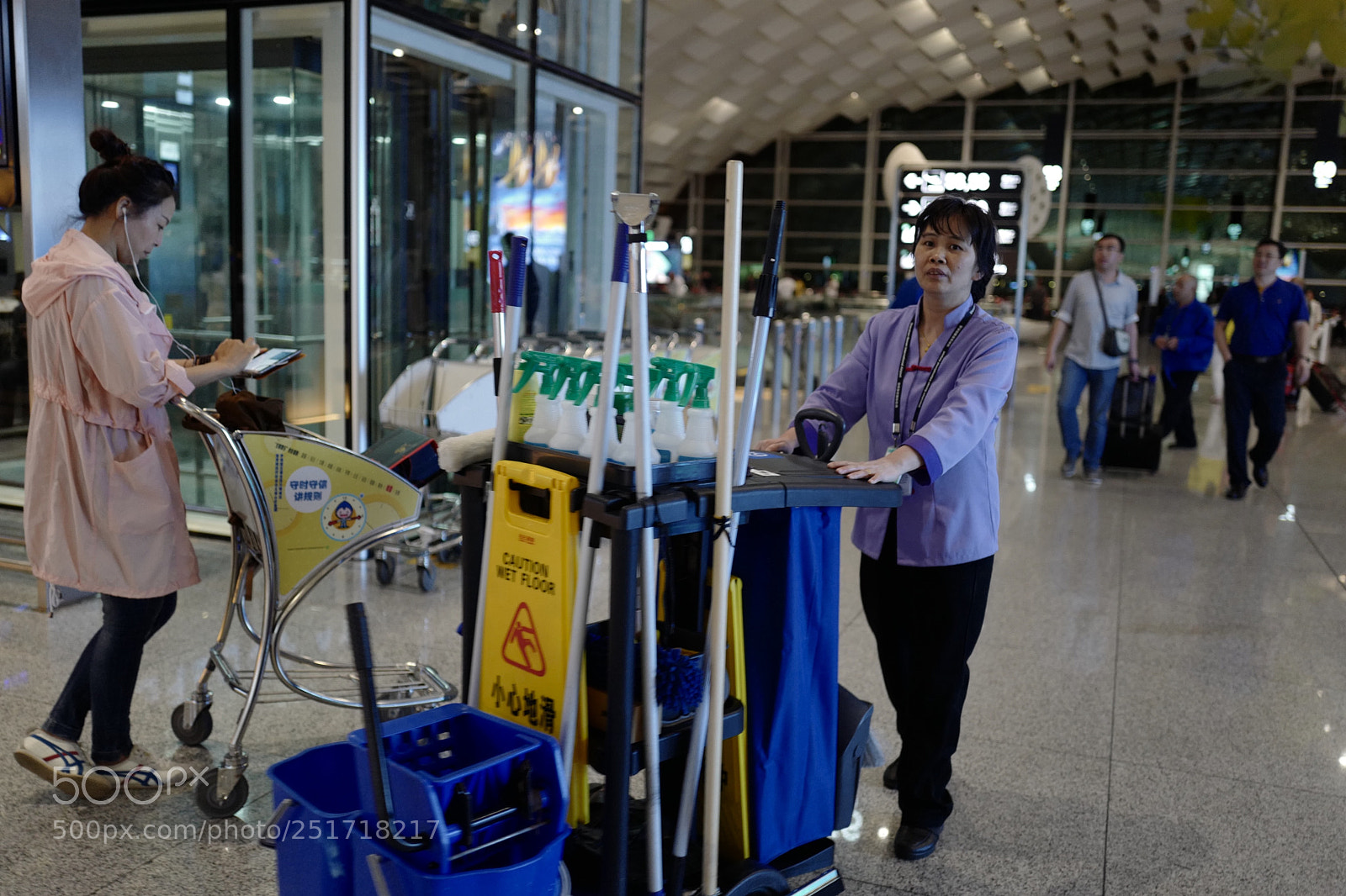 Leica Q (Typ 116) sample photo. 掃機場 photography
