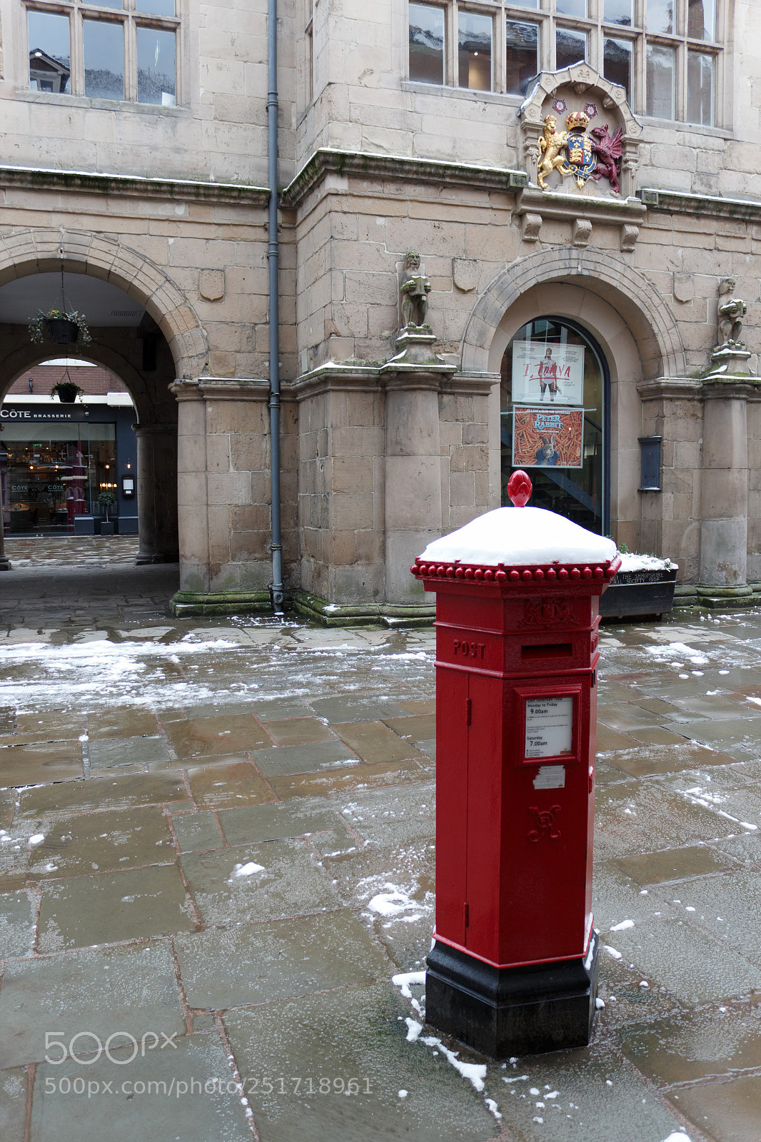 Canon EOS 600D (Rebel EOS T3i / EOS Kiss X5) sample photo. Shrewsbury in the snow photography
