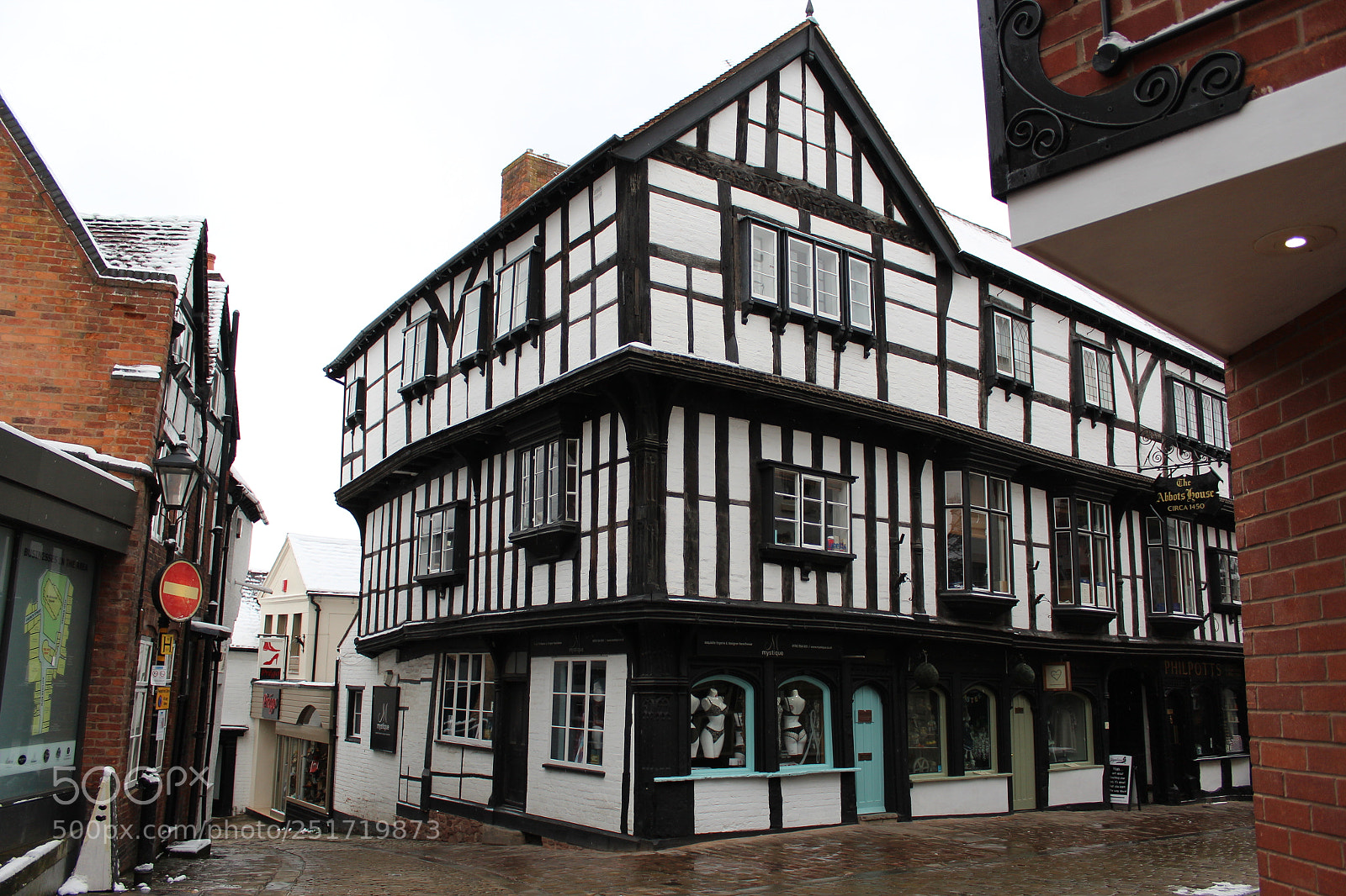 Canon EOS 600D (Rebel EOS T3i / EOS Kiss X5) sample photo. 19th century shop shrewsbury photography