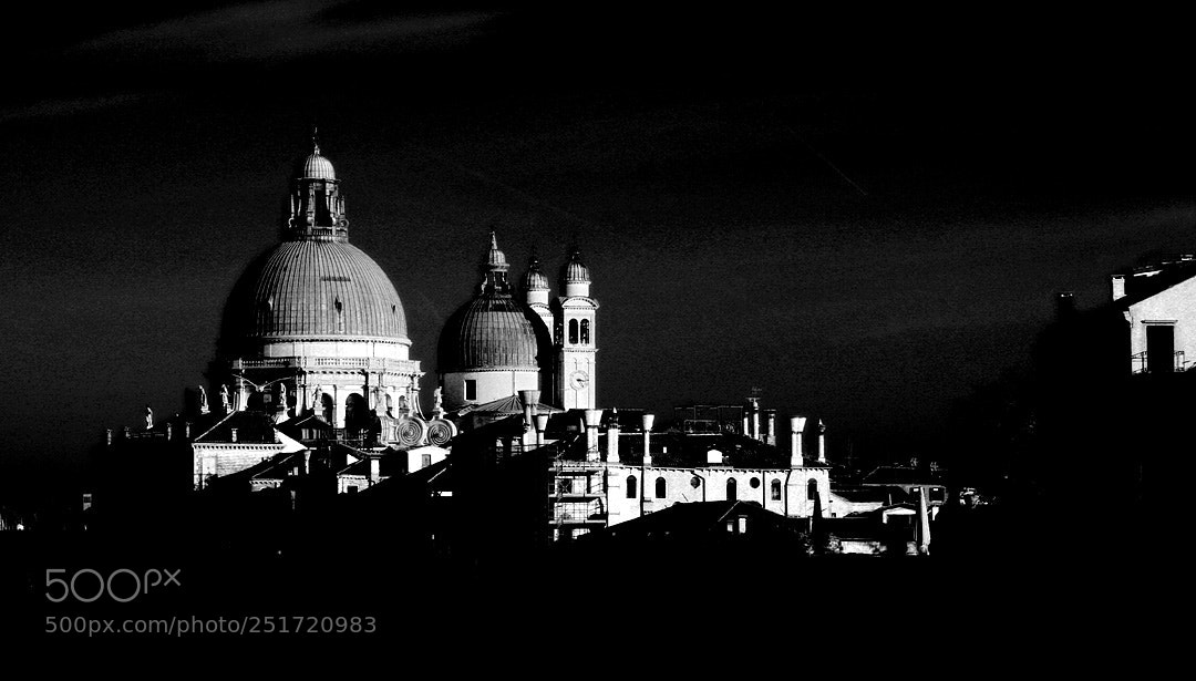 Canon EOS 50D sample photo. Venice in the dark photography
