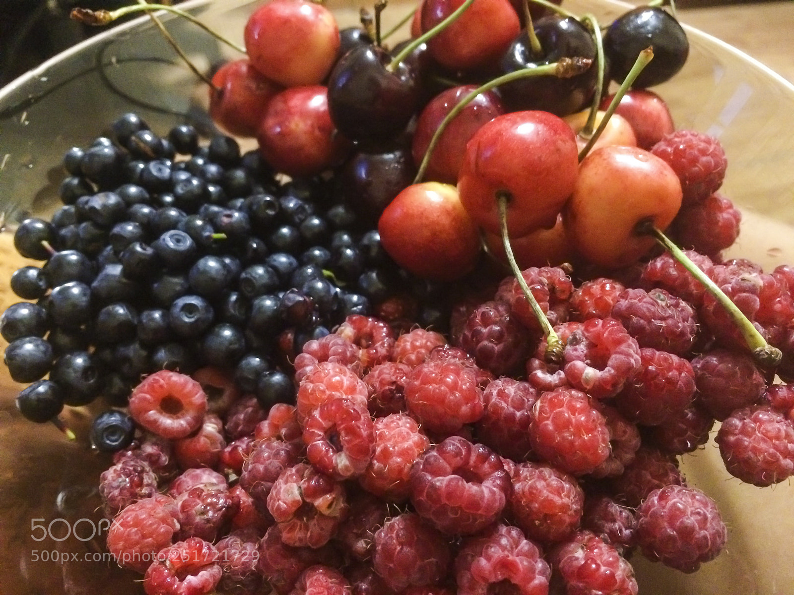 Apple iPhone 5s sample photo. Raspberries, blueberries, cherries on photography