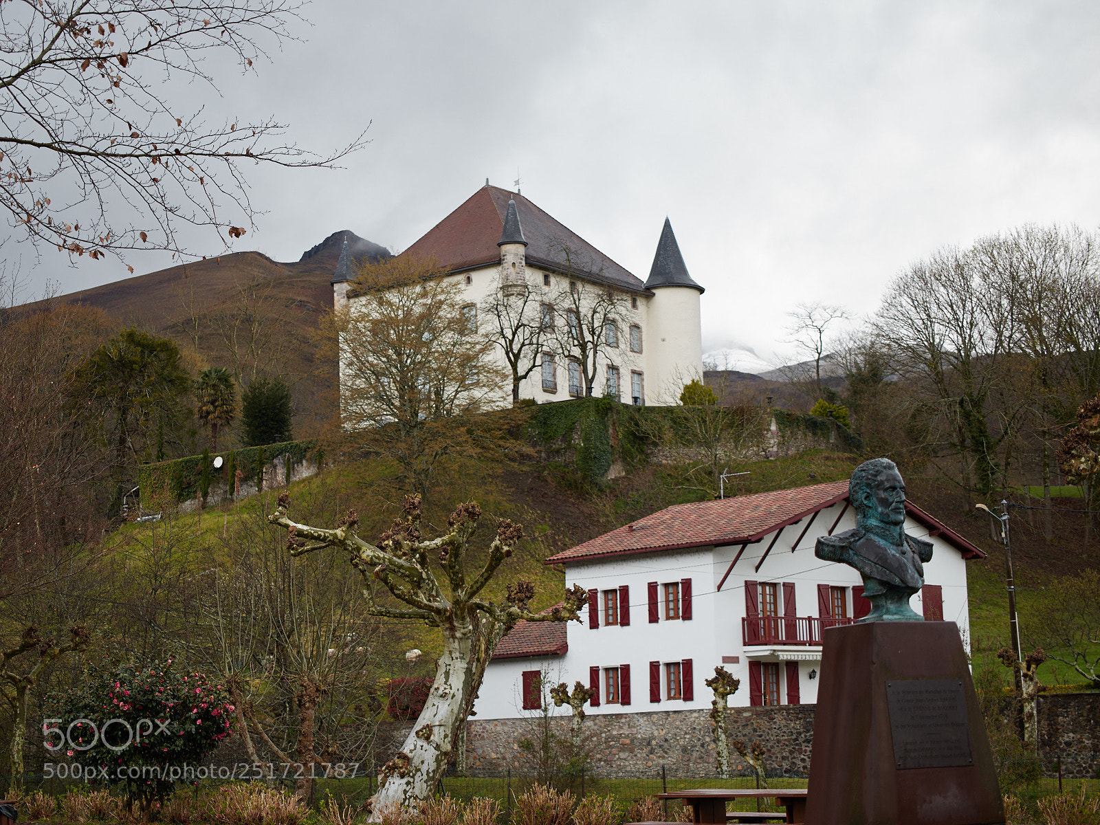 Canon EOS 77D (EOS 9000D / EOS 770D) sample photo. Saint etienne de baigorry photography