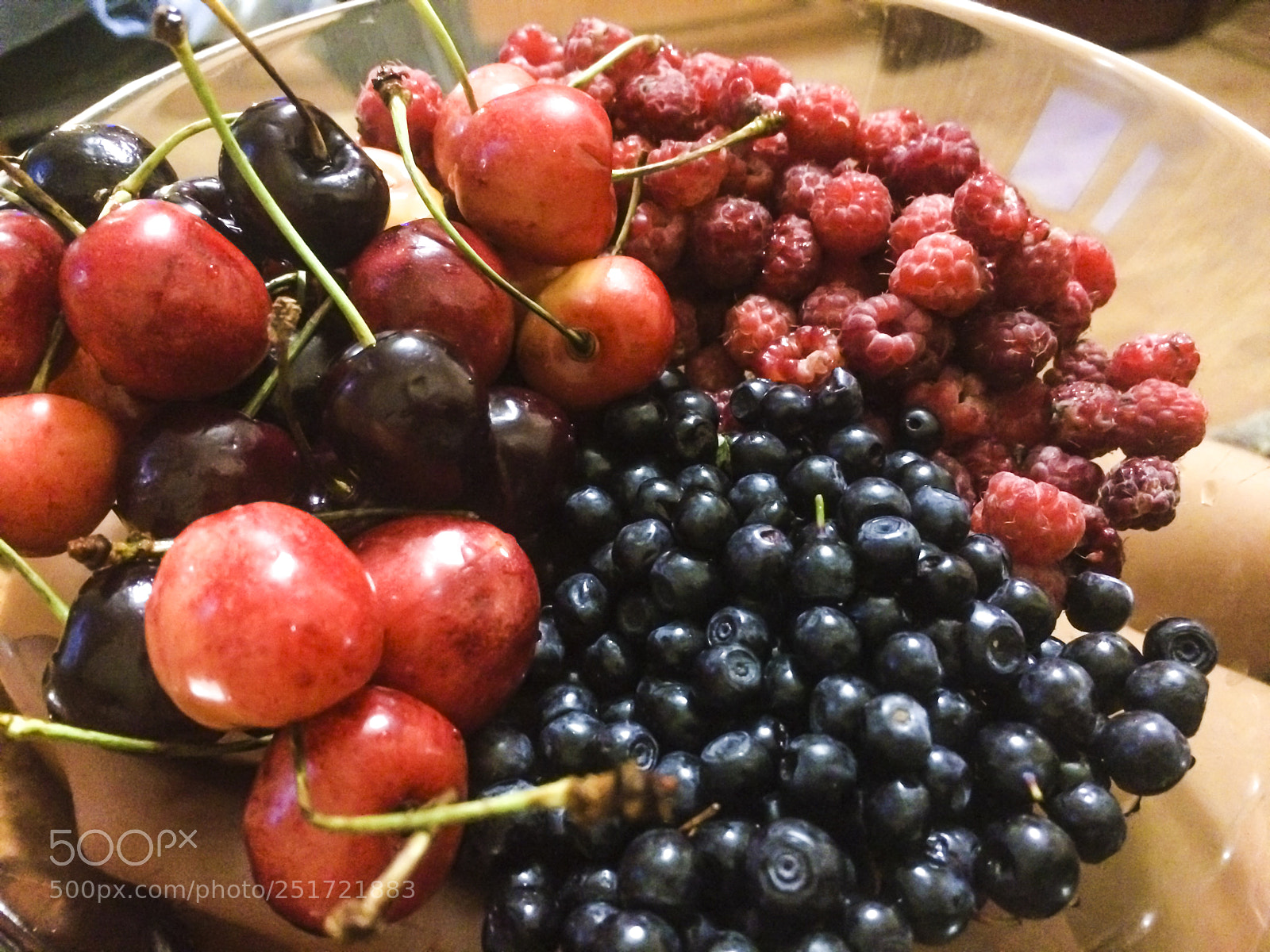 Apple iPhone 5s sample photo. Raspberries, blueberries, cherries on photography