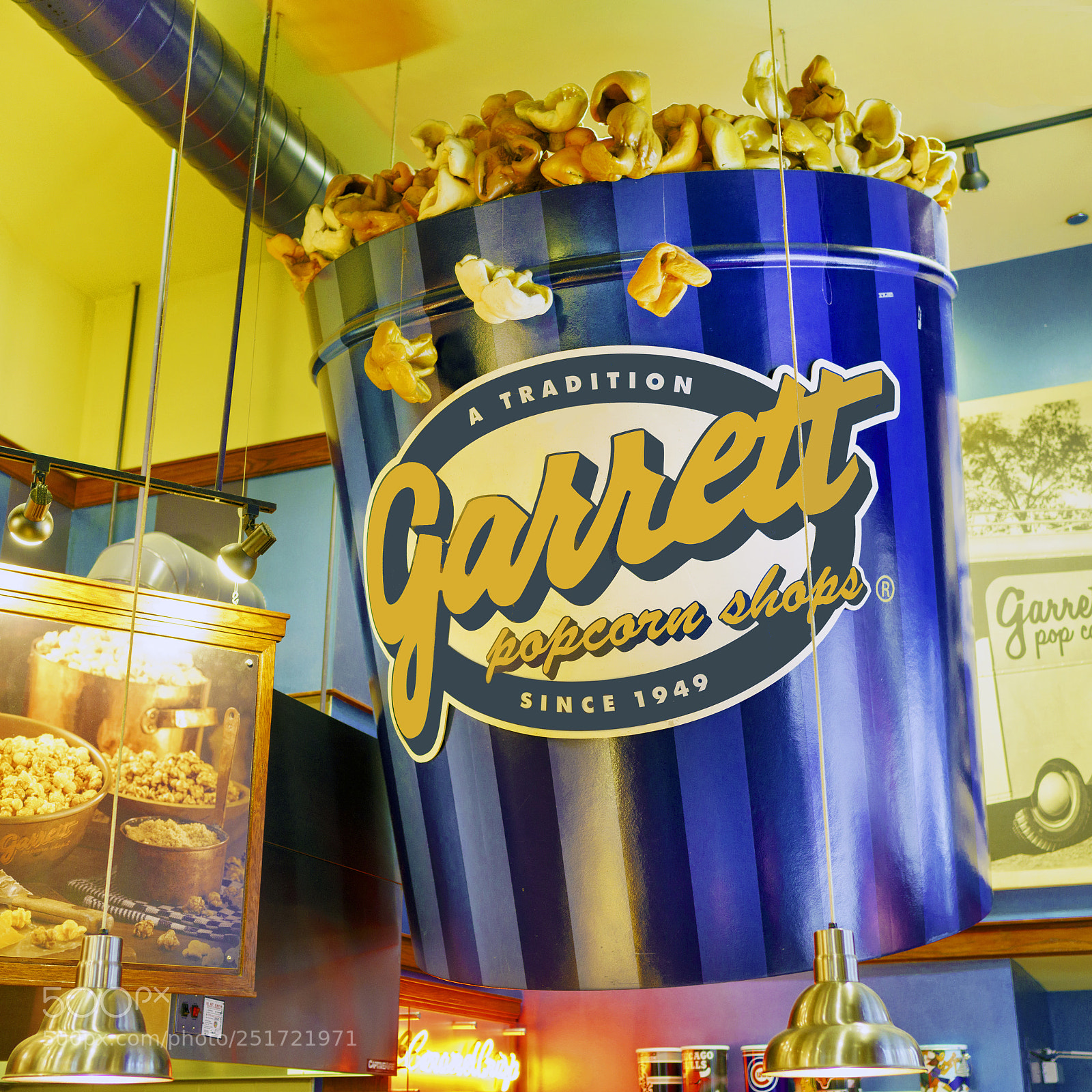 Sony a7R III sample photo. Garrett popcorn chicago photography