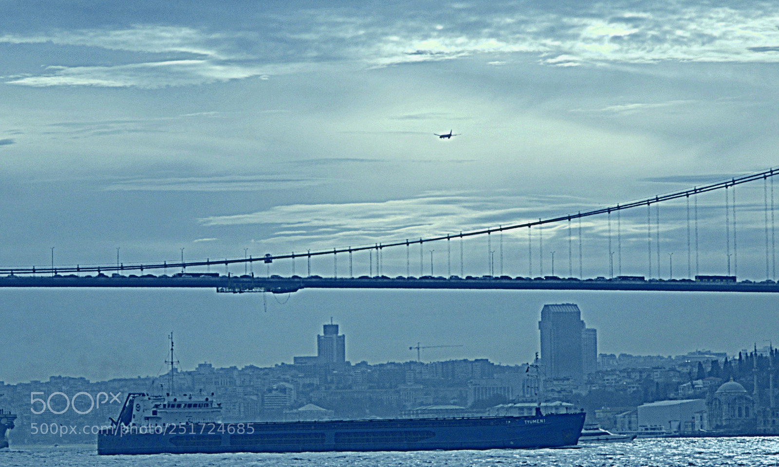 Nikon D3200 sample photo. Fly,ship and car photography