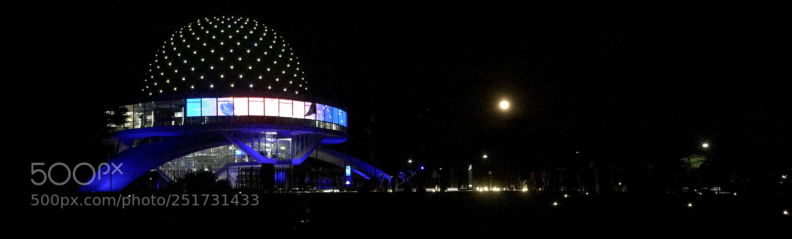 Apple iPhone 6s sample photo. Planetarium & fullmoon photography