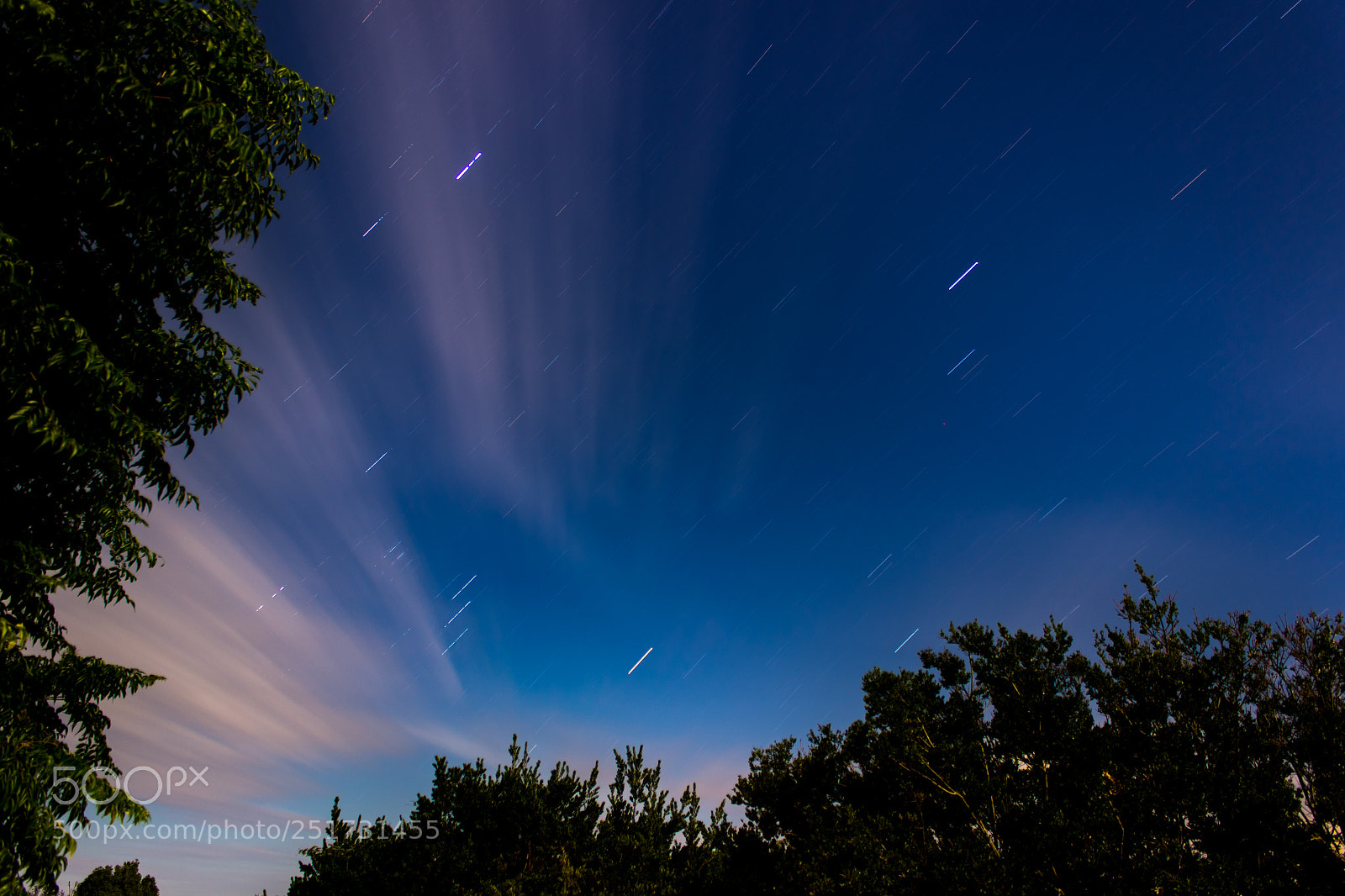 Canon EOS 600D (Rebel EOS T3i / EOS Kiss X5) sample photo. Streaking skies photography