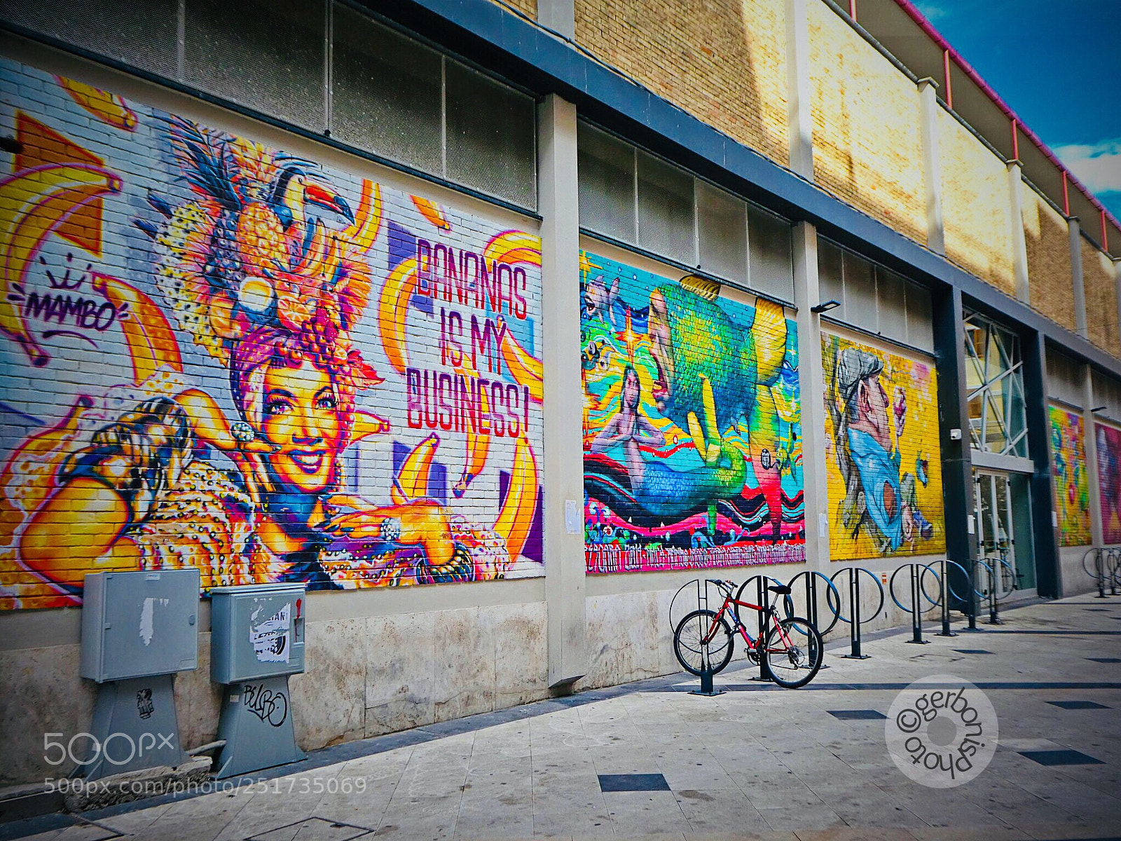 Panasonic Lumix DC-ZS70 (Lumix DC-TZ90) sample photo. Street painters photography