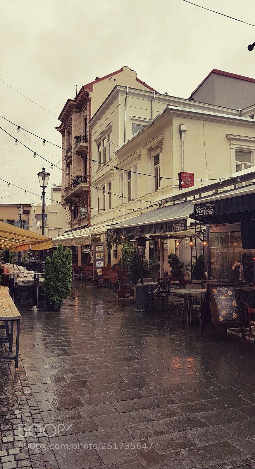 Samsung Galaxy S8+ sample photo. Rainy town photography