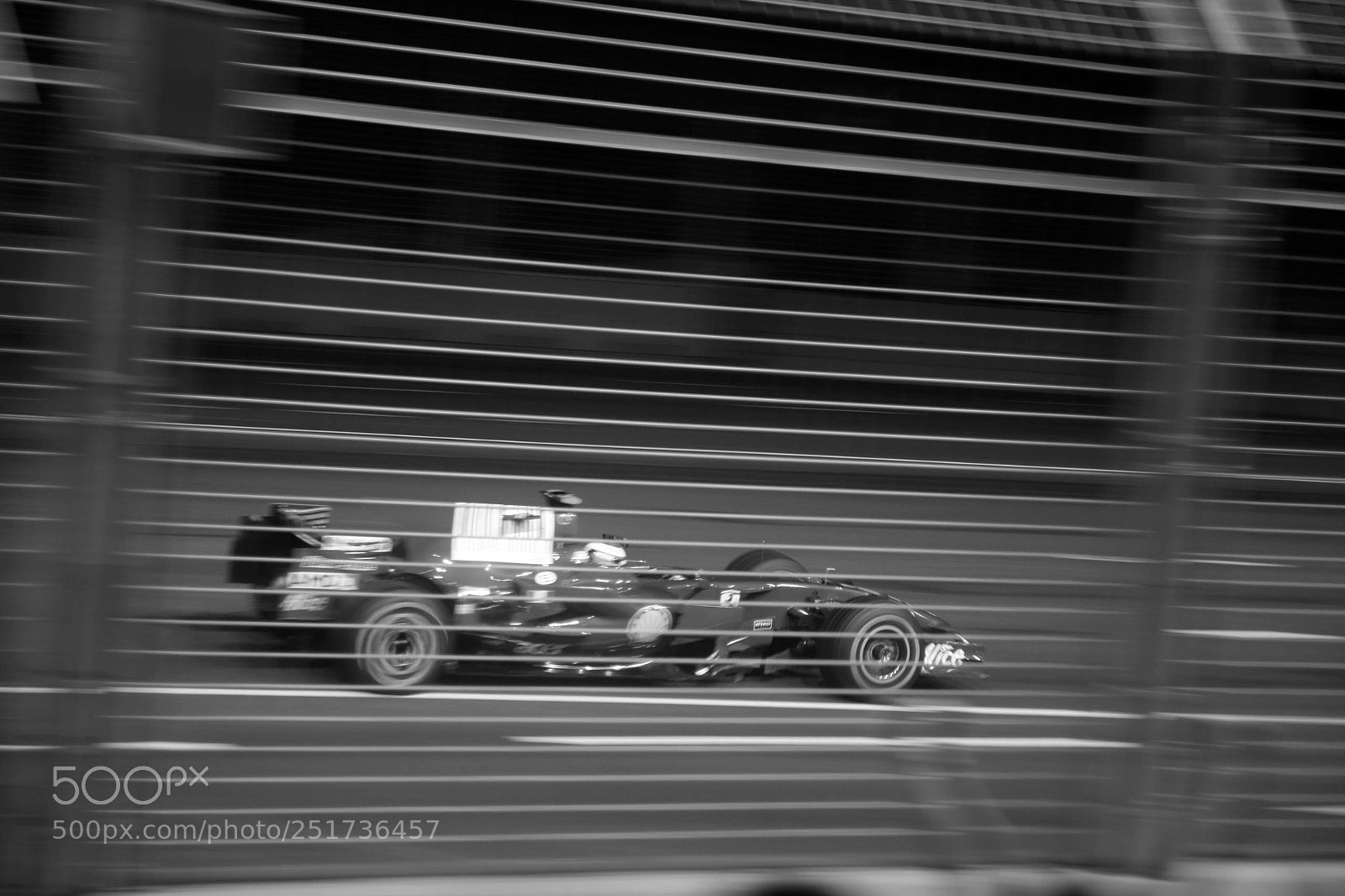 Canon EOS 400D (EOS Digital Rebel XTi / EOS Kiss Digital X) sample photo. Singapore grand prix formula photography