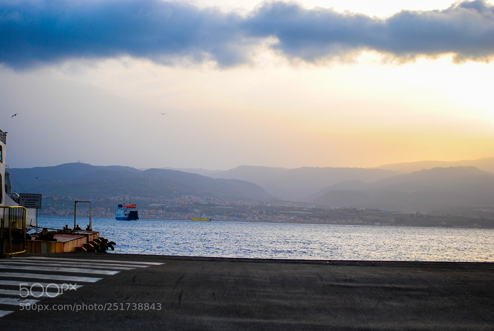 Nikon D3000 sample photo. The departure photography