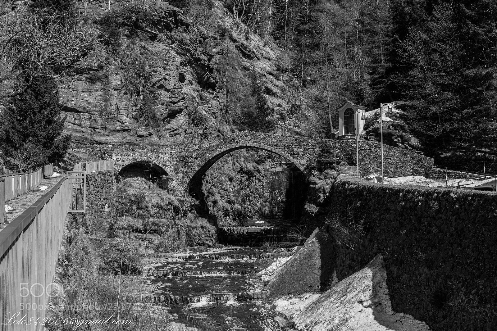 Canon EOS 1300D (EOS Rebel T6 / EOS Kiss X80) sample photo. Ponte romano photography