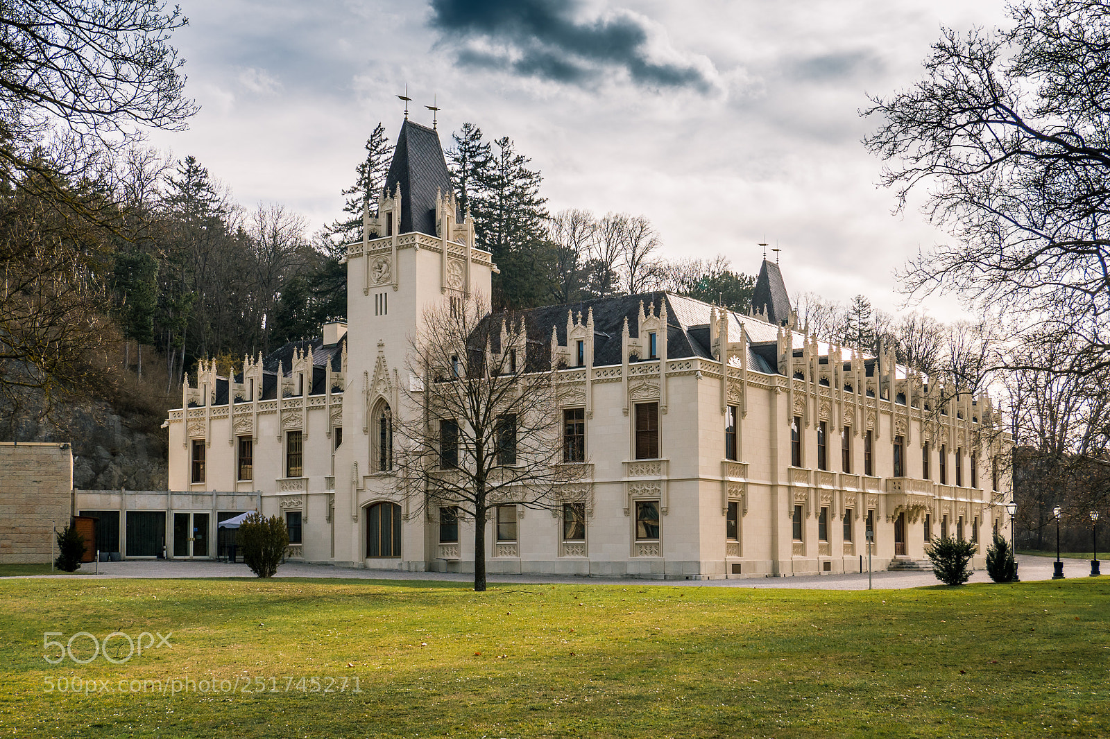 Olympus OM-D E-M10 sample photo. Schloss hernstein photography
