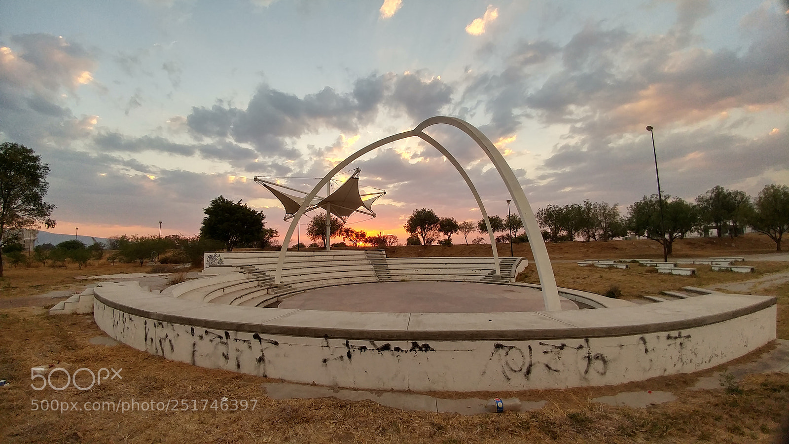 LG G5 sample photo. Artistic desolation photography