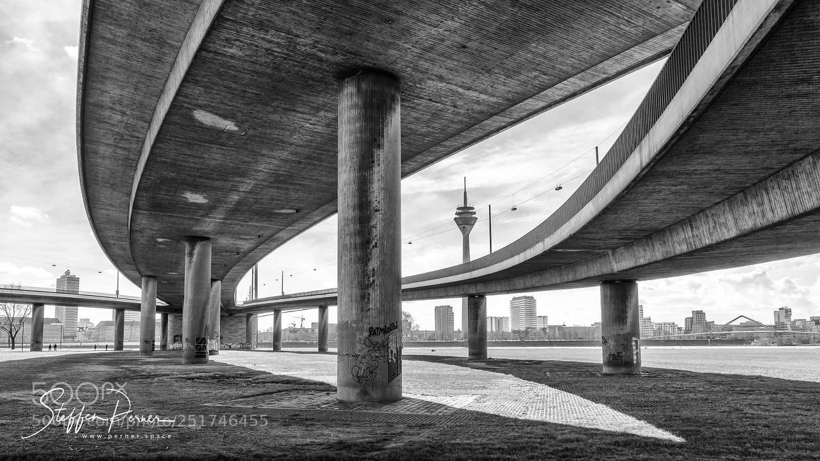 Sony a6000 sample photo. Rheinkniebrücke photography