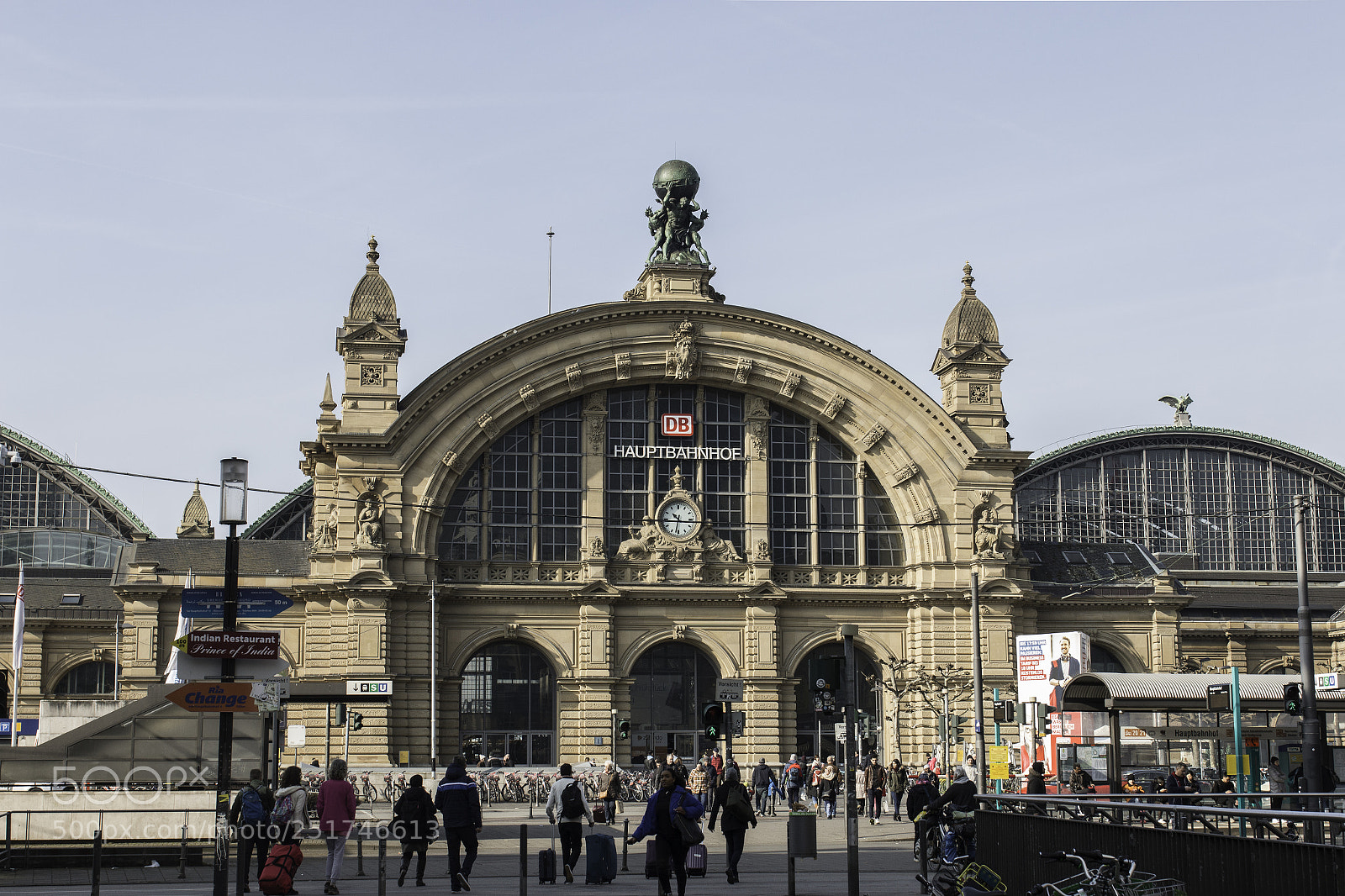 Canon EOS 70D sample photo. Frankfurt main hbf photography