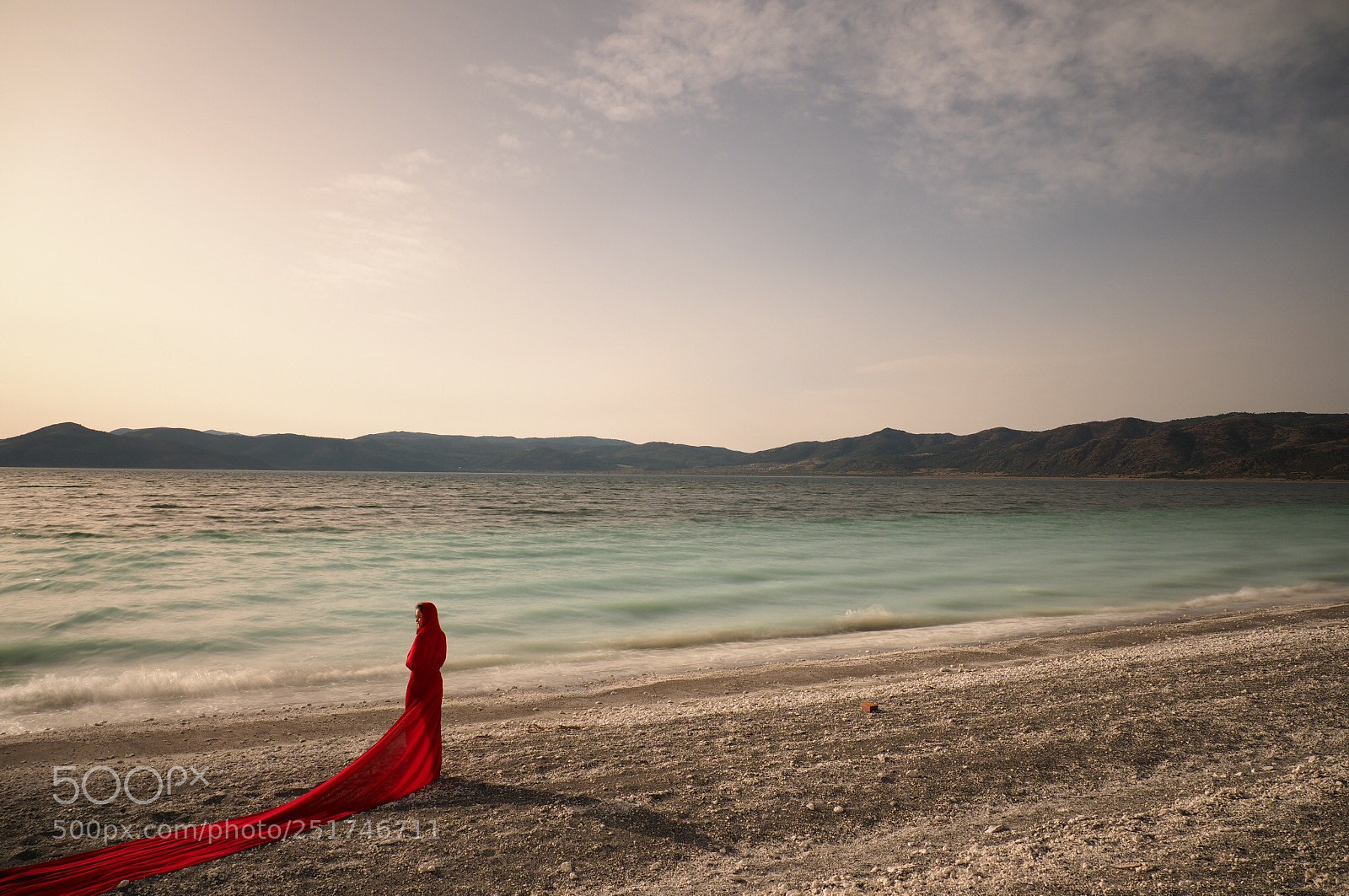 Olympus OM-D E-M1 Mark II sample photo. Salda lake with red photography
