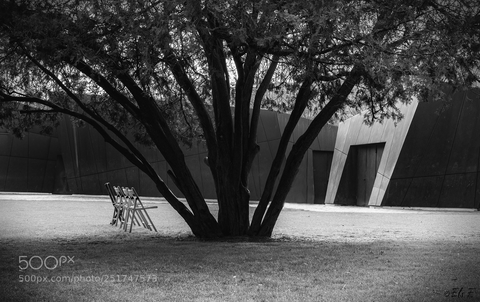 Fujifilm X-T20 sample photo. End of the show photography