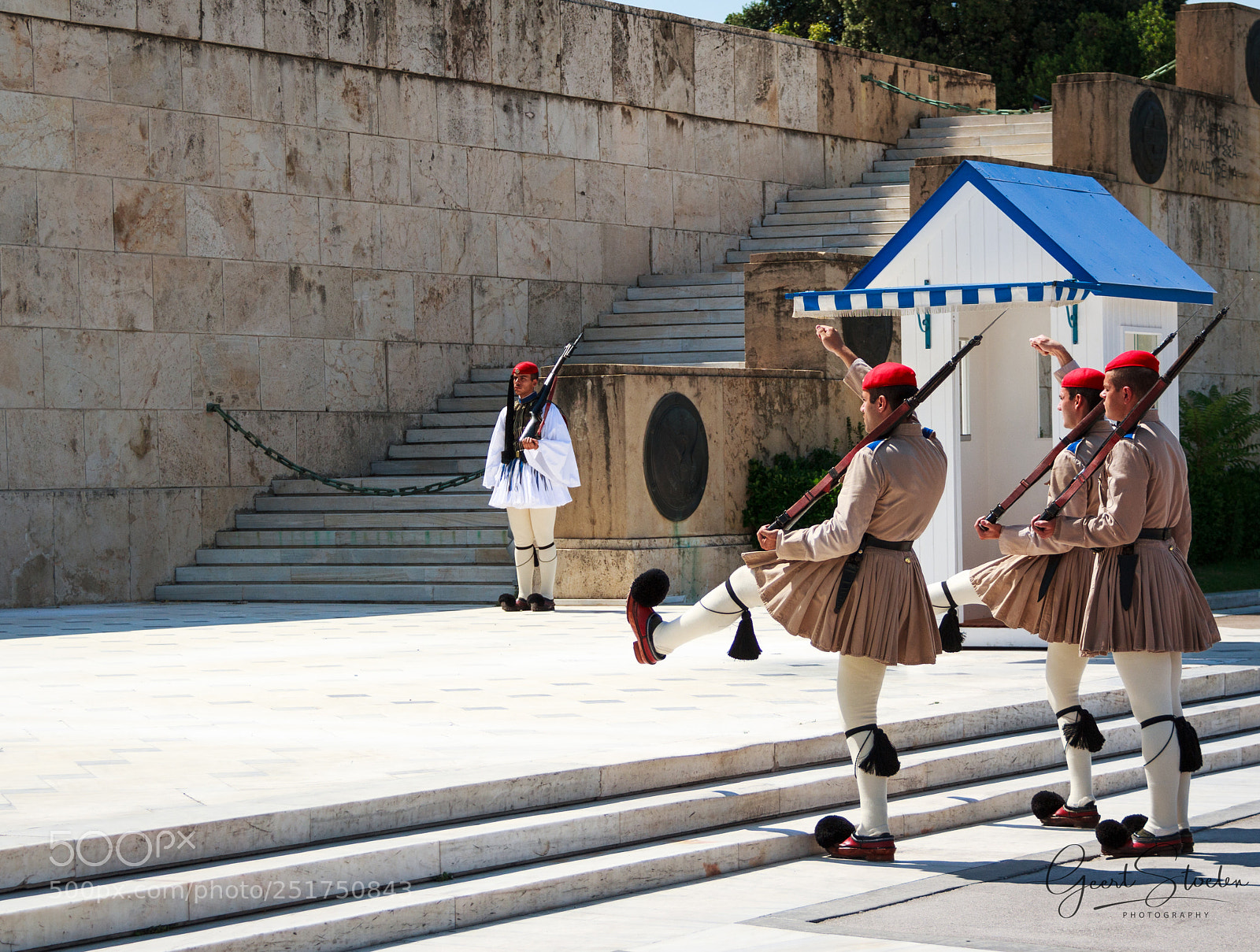 Canon EOS 60D sample photo. Royal guards, athens photography