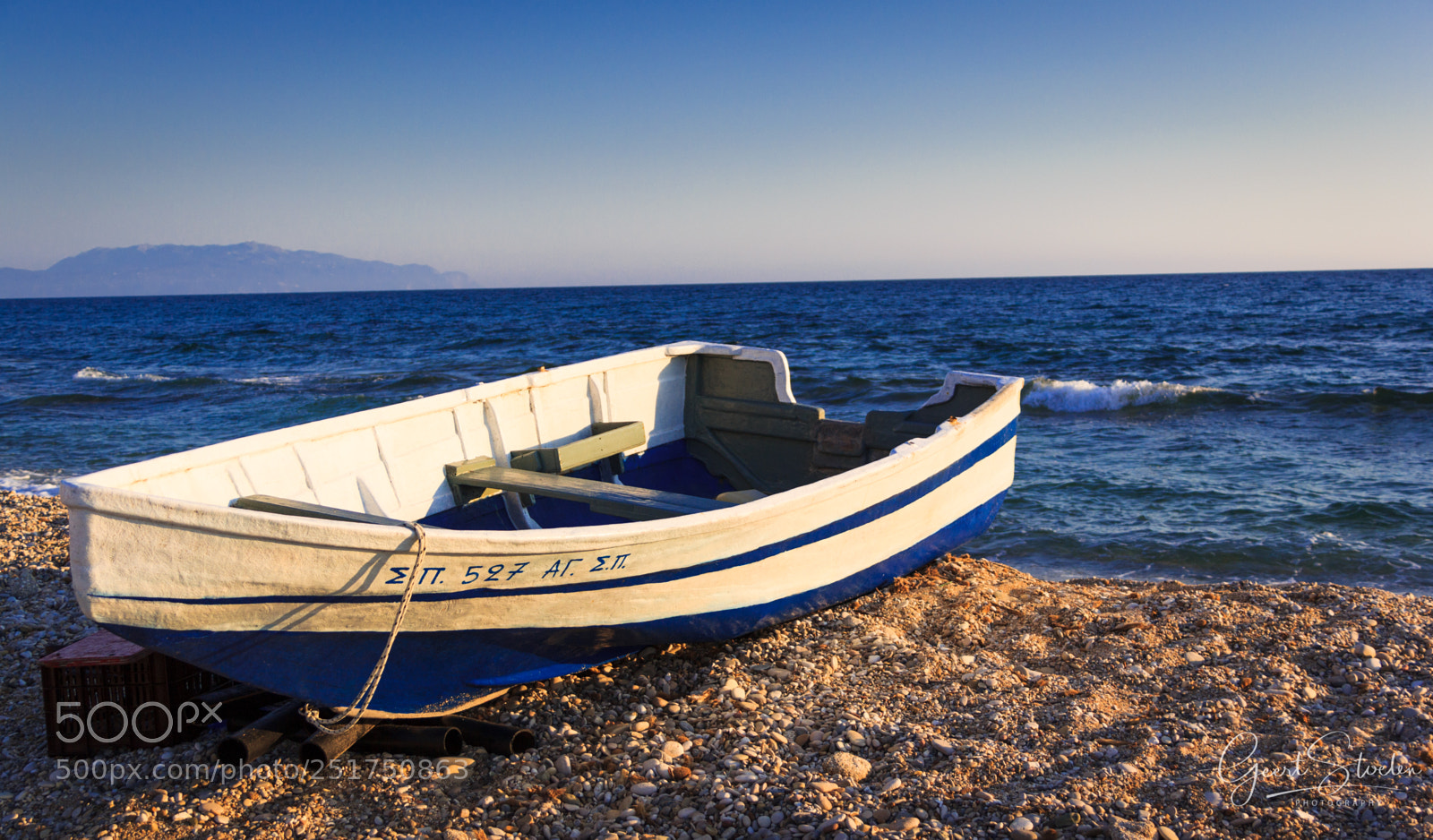Canon EOS 60D sample photo. Small boat on the photography